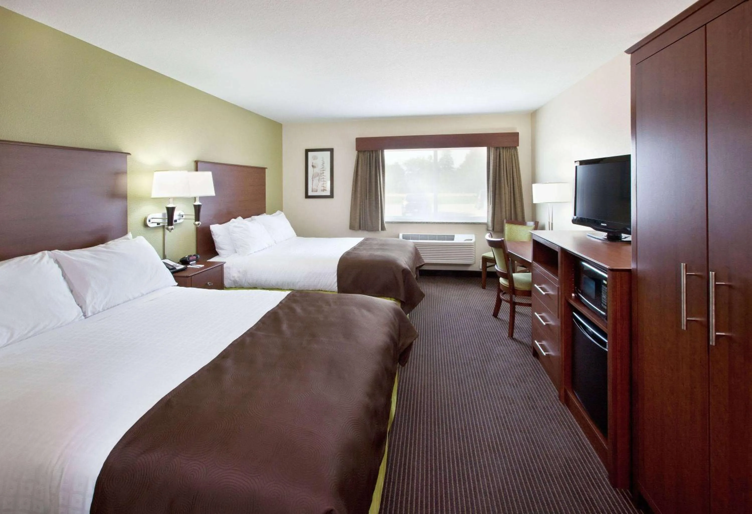 Photo of the whole room, Bed in AmericInn by Wyndham Osage