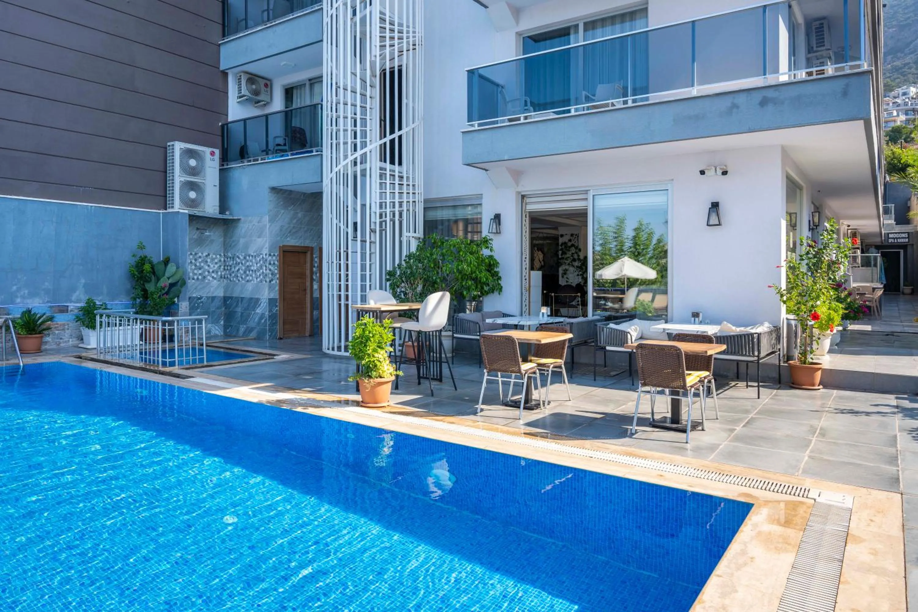 Mogons Exclusive Hotel