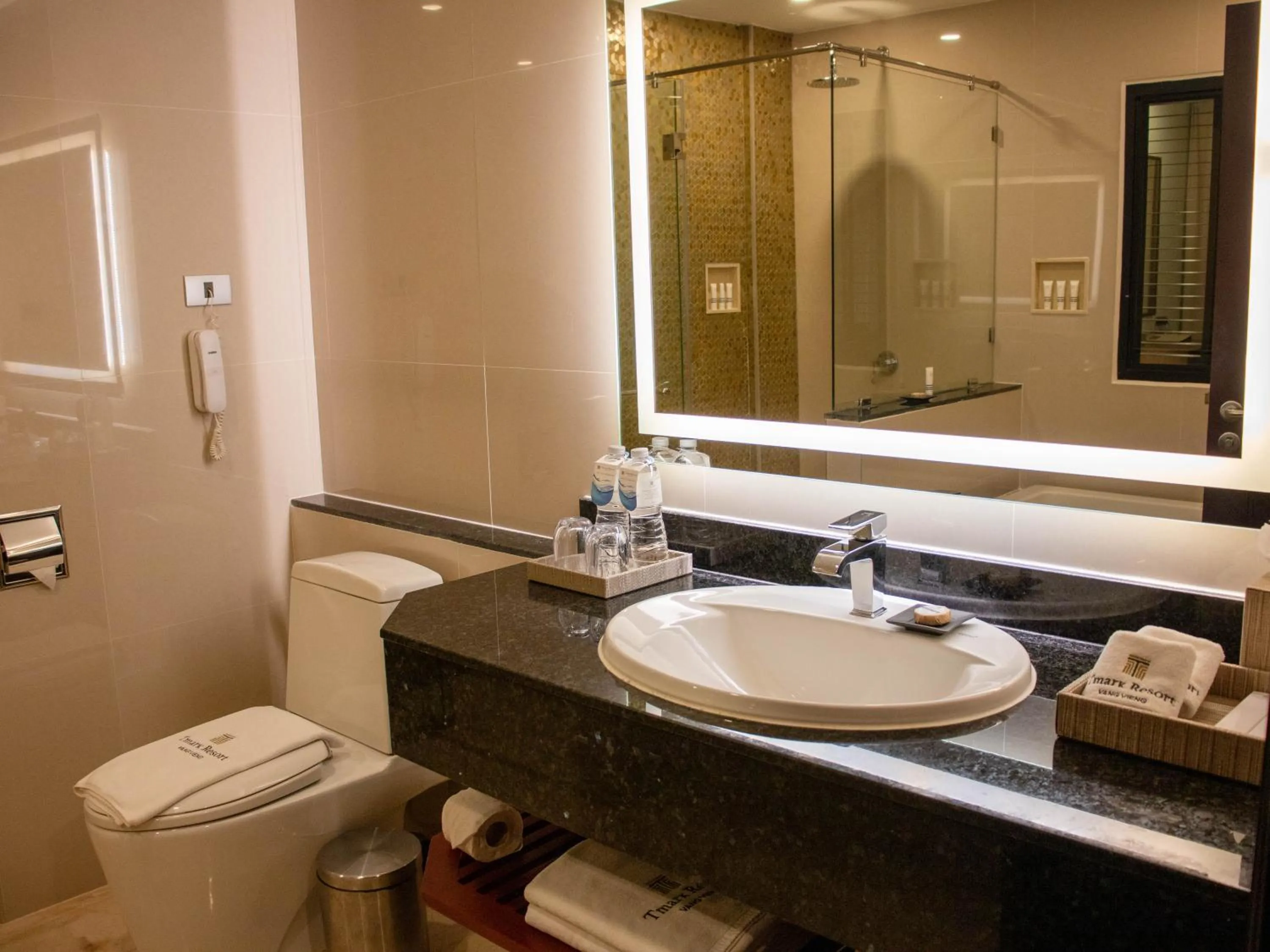 Toilet in Tmark Resort Vangvieng