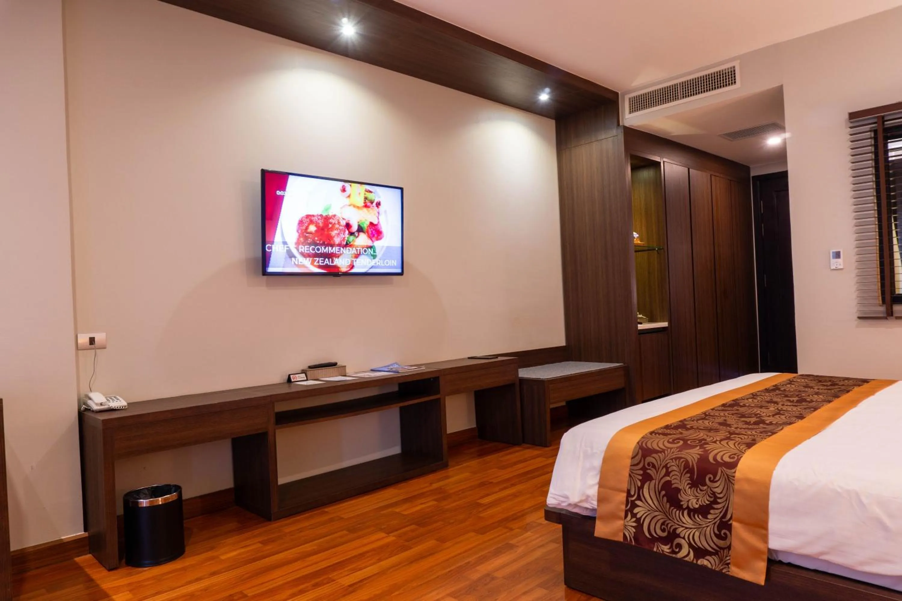 TV and multimedia, Bed in Tmark Resort Vangvieng