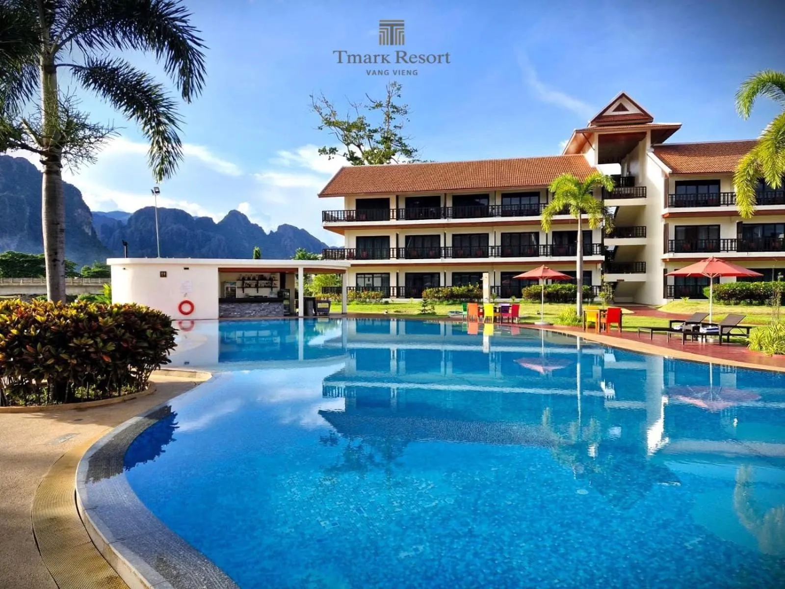 Pool view in Tmark Resort Vangvieng