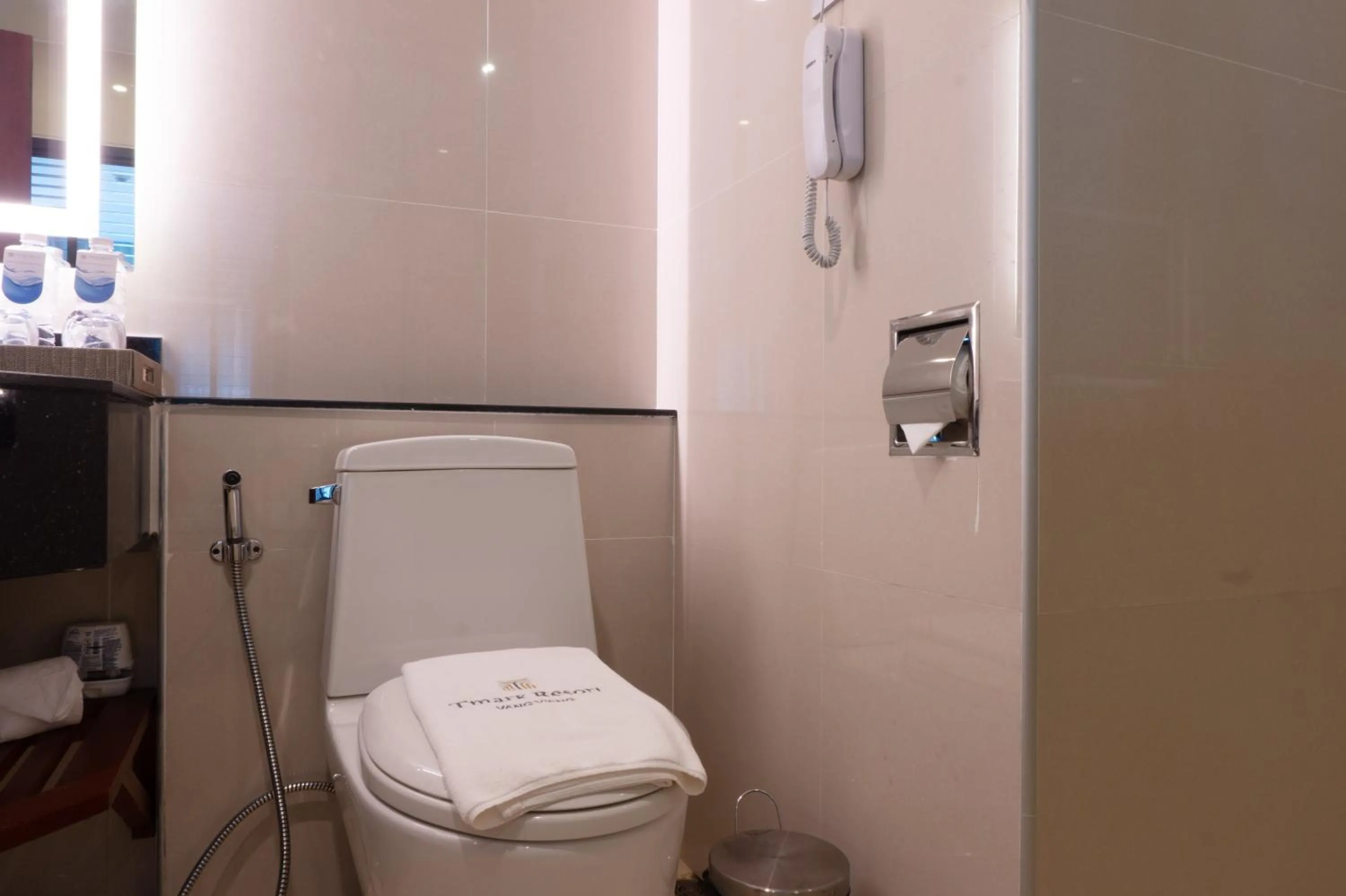 Toilet in Tmark Resort Vangvieng