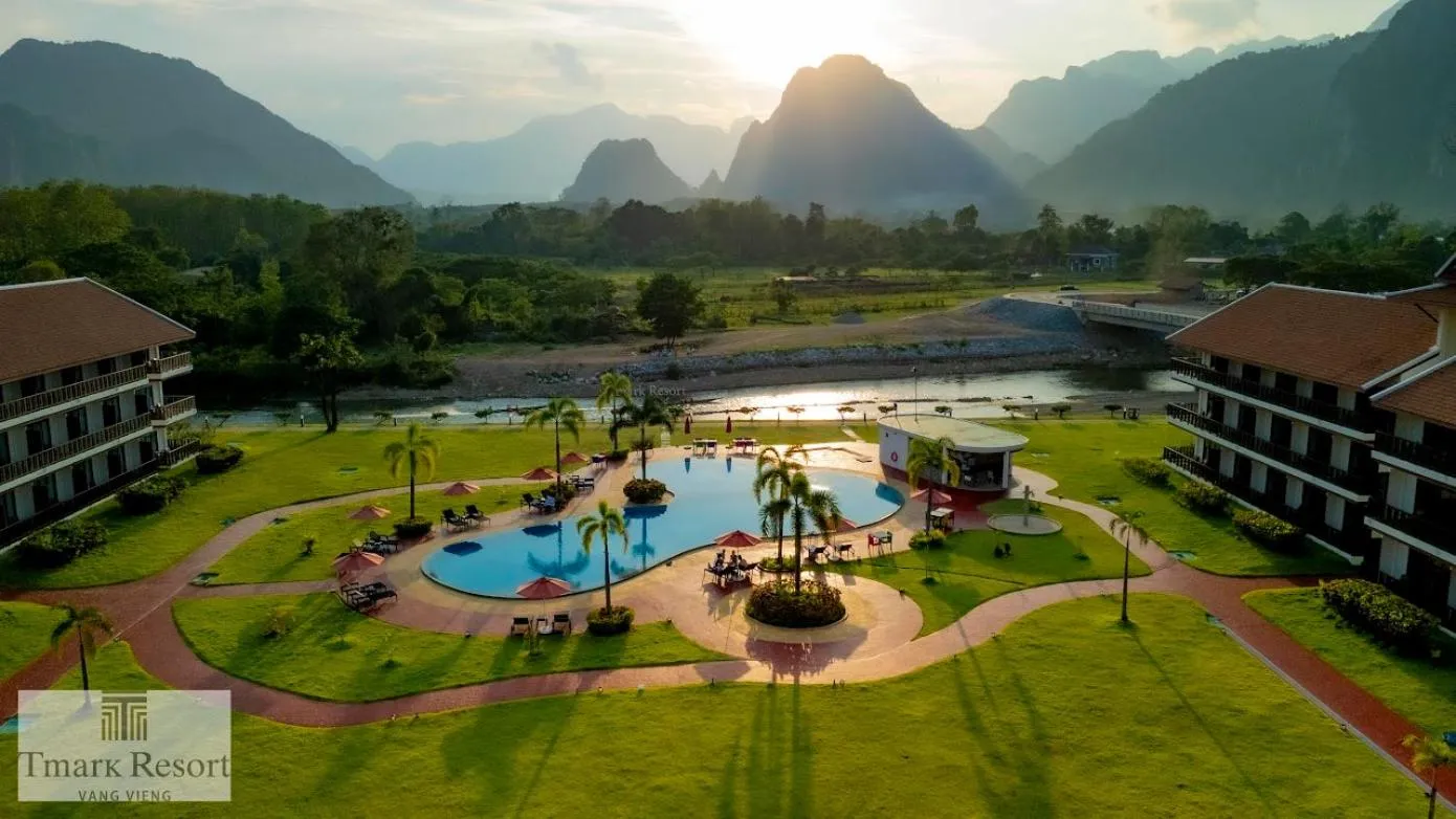 Swimming pool in Tmark Resort Vangvieng