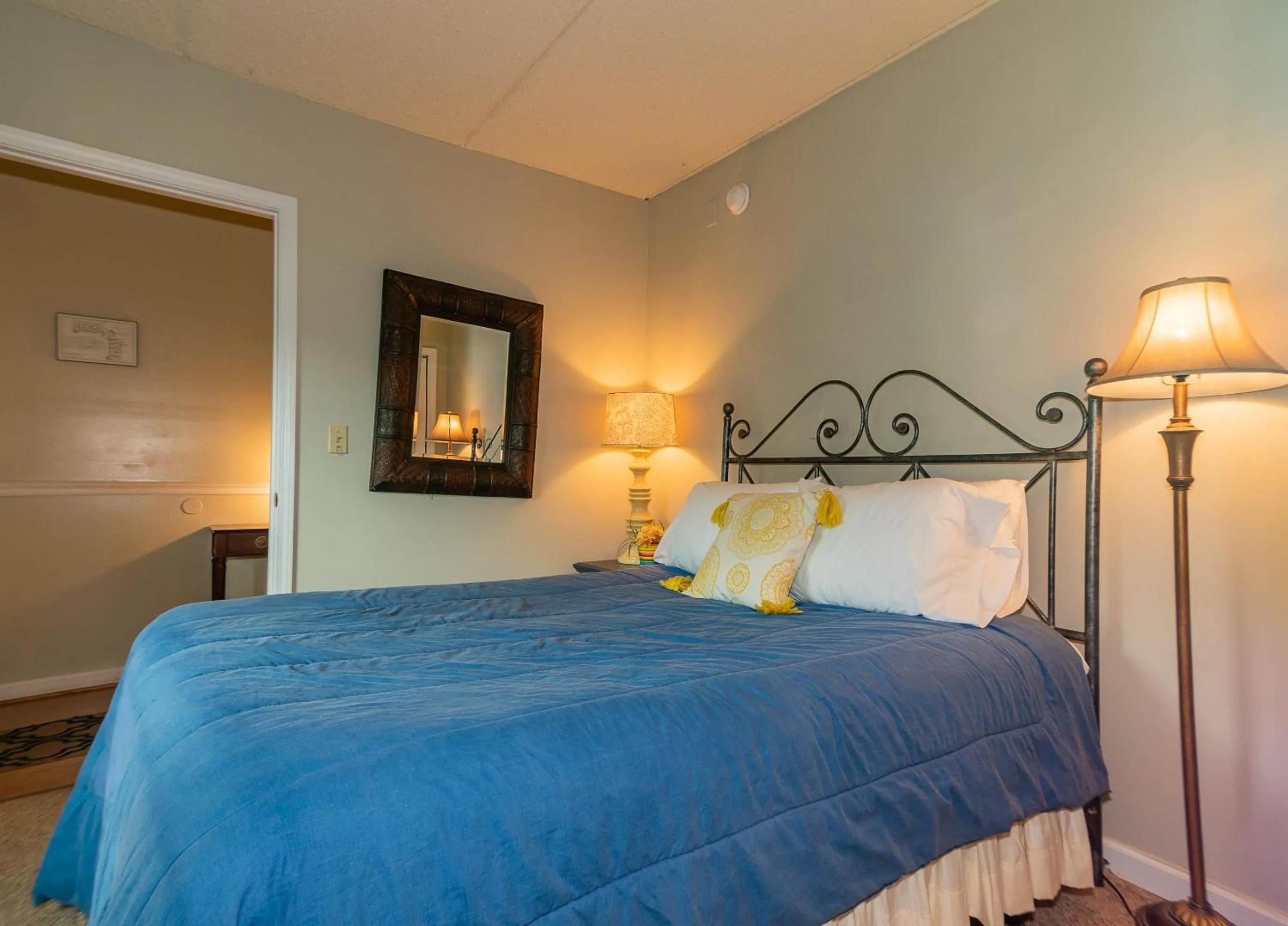 Bed in Gatlinburg Chateau Condo 506