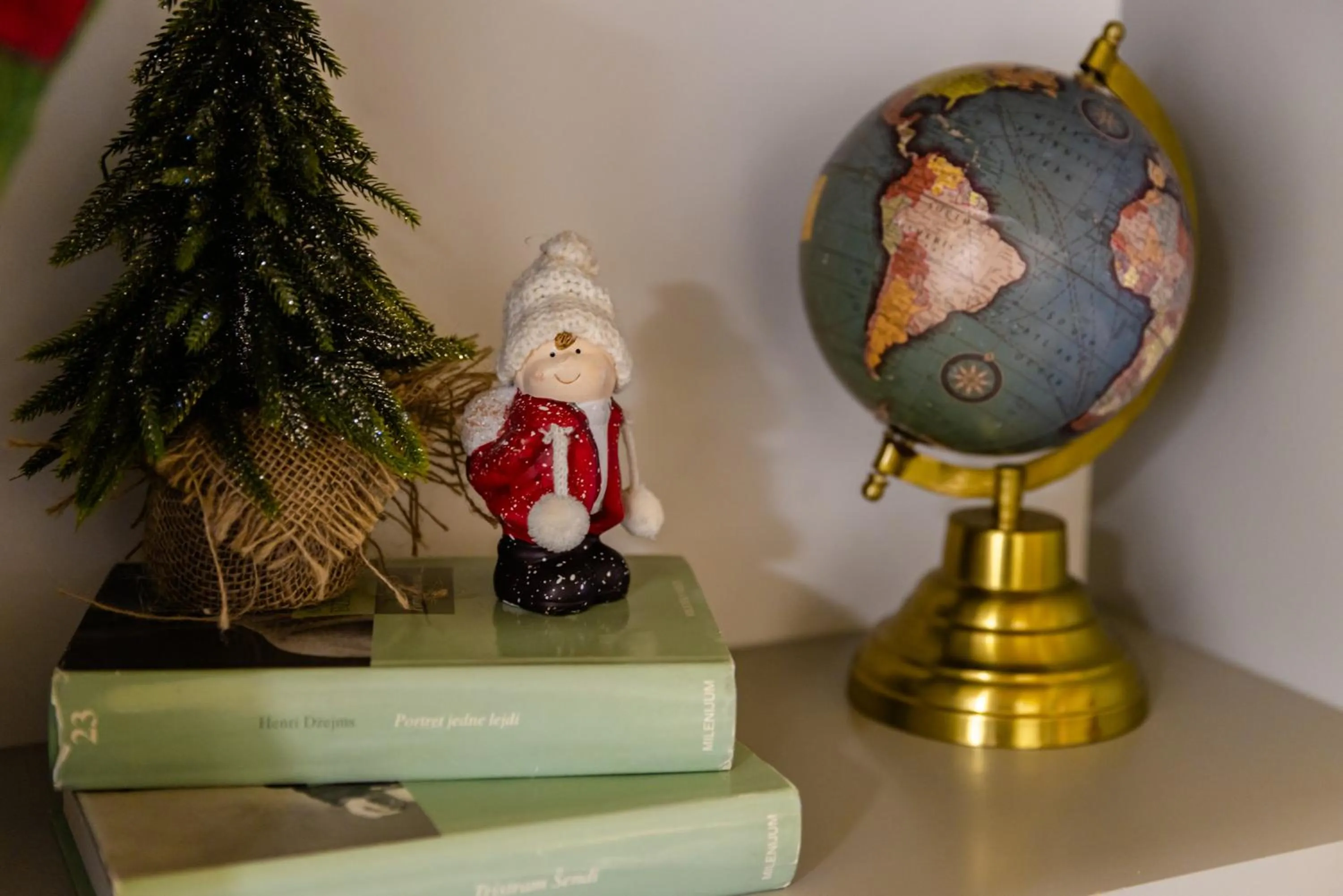 Decorative detail in Apart hotel M S KATUNJANIN