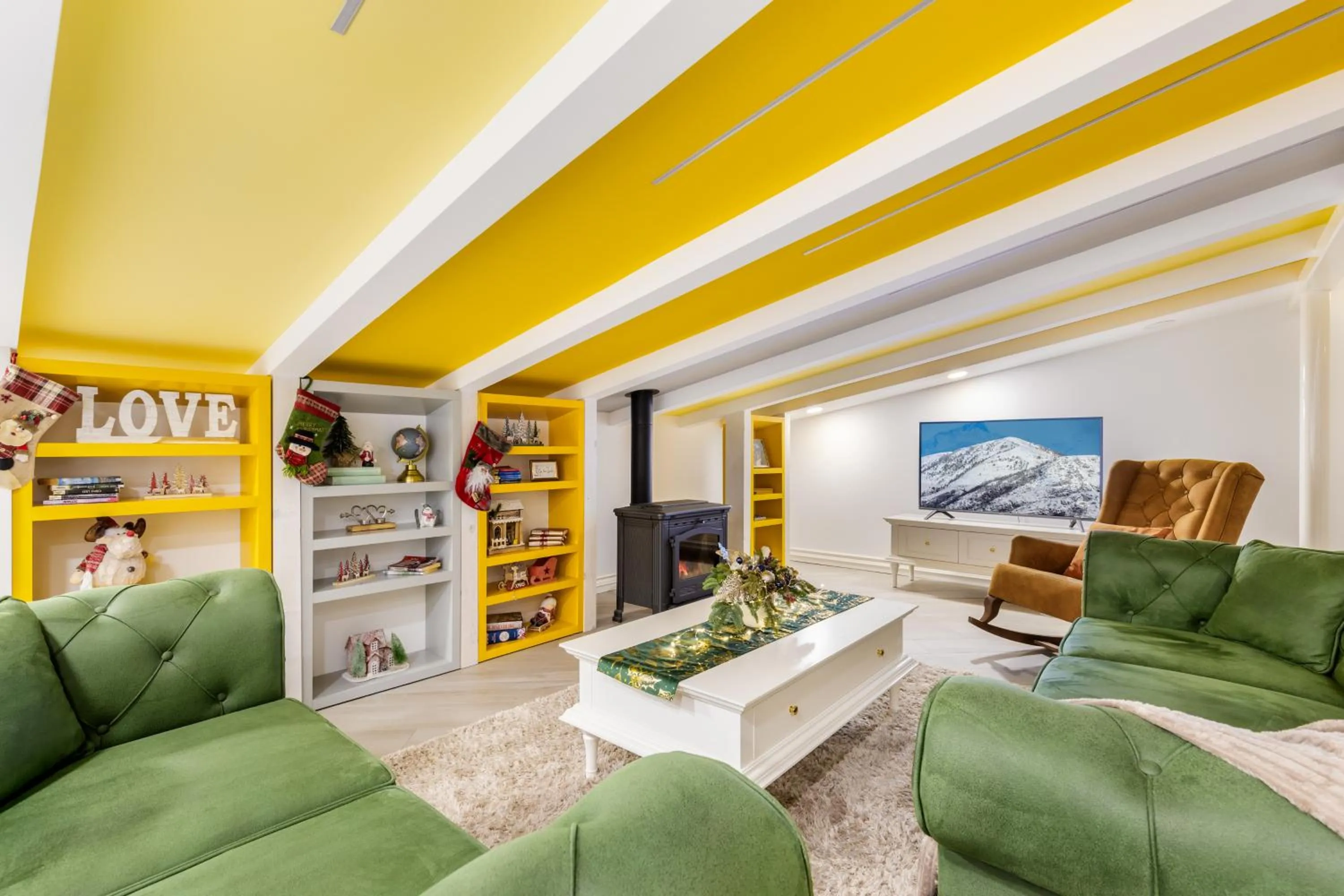 Seating area in Apart hotel M S KATUNJANIN