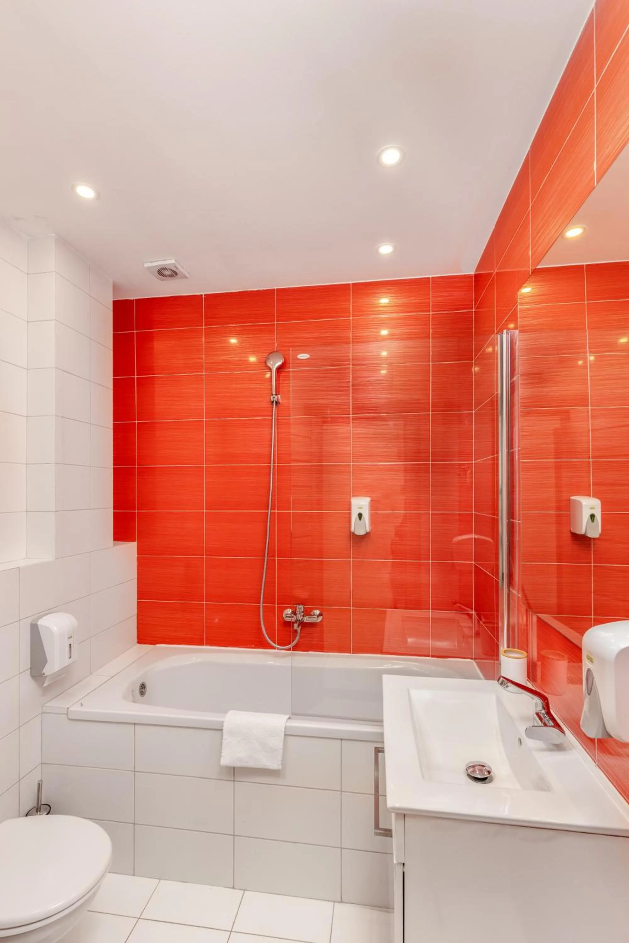 Toilet in Apart hotel M S KATUNJANIN