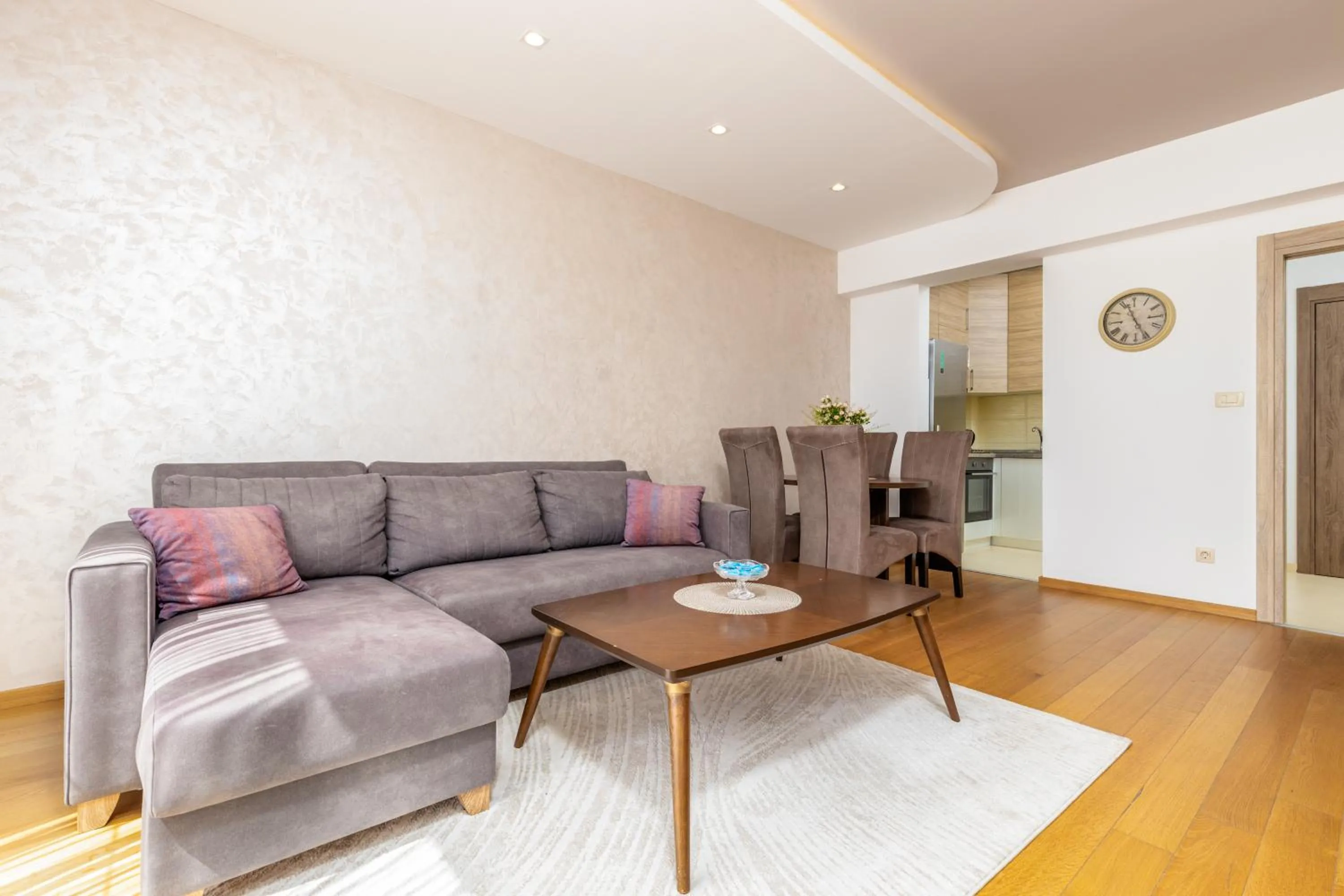 Kitchen or kitchenette in Apart hotel M S KATUNJANIN