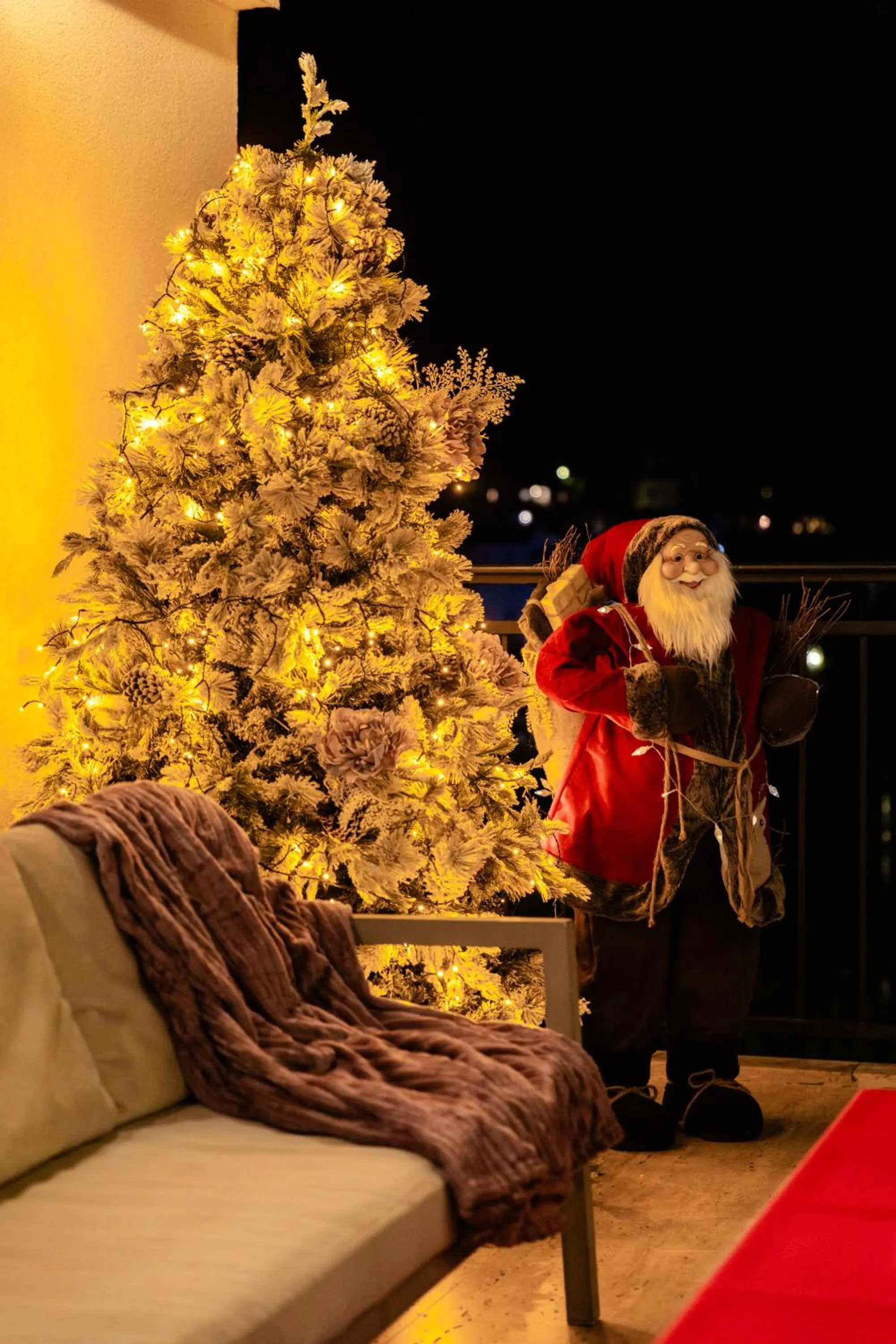 Decorative detail in Apart hotel M S KATUNJANIN