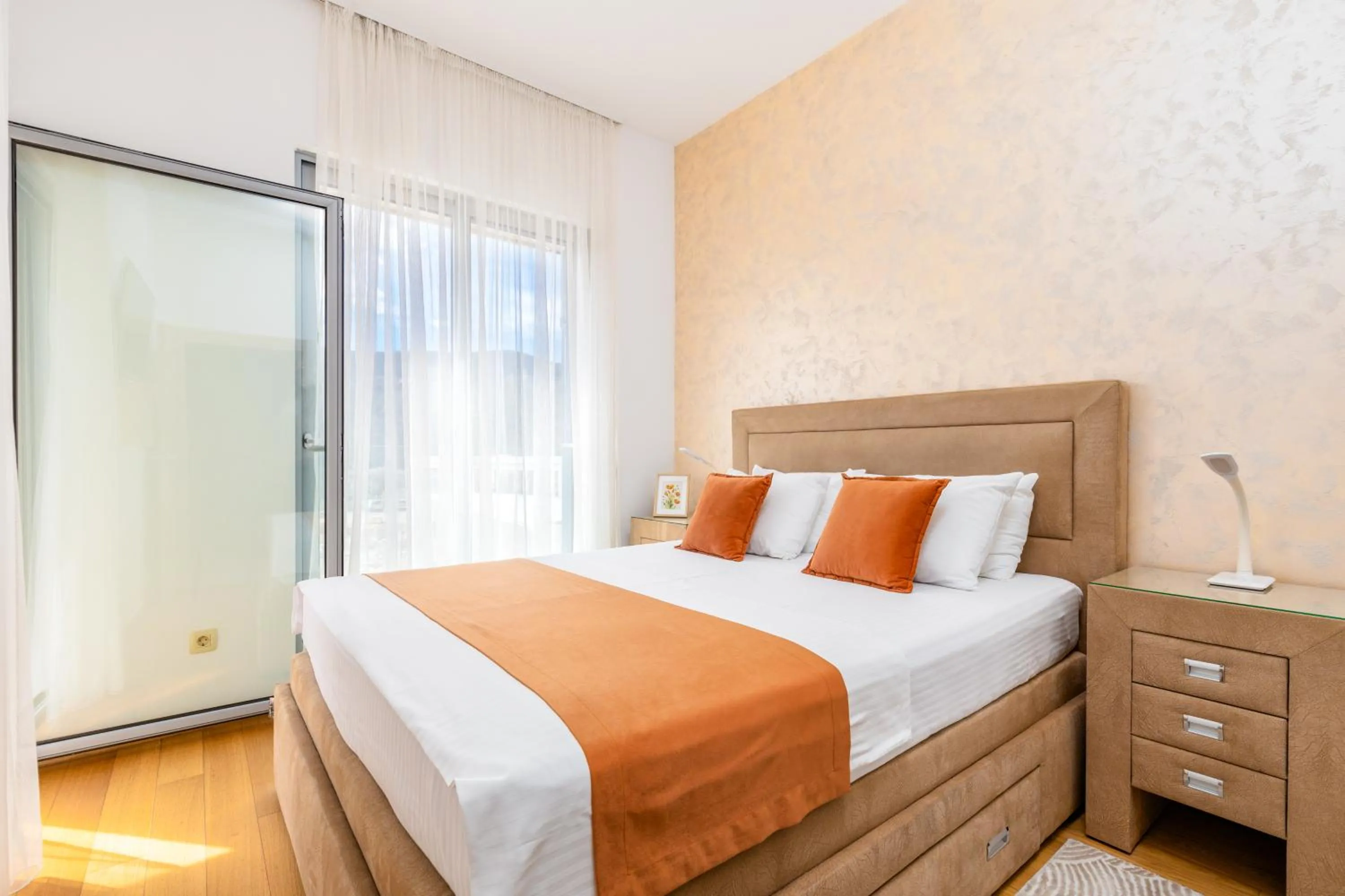 Bed in Apart hotel M S KATUNJANIN