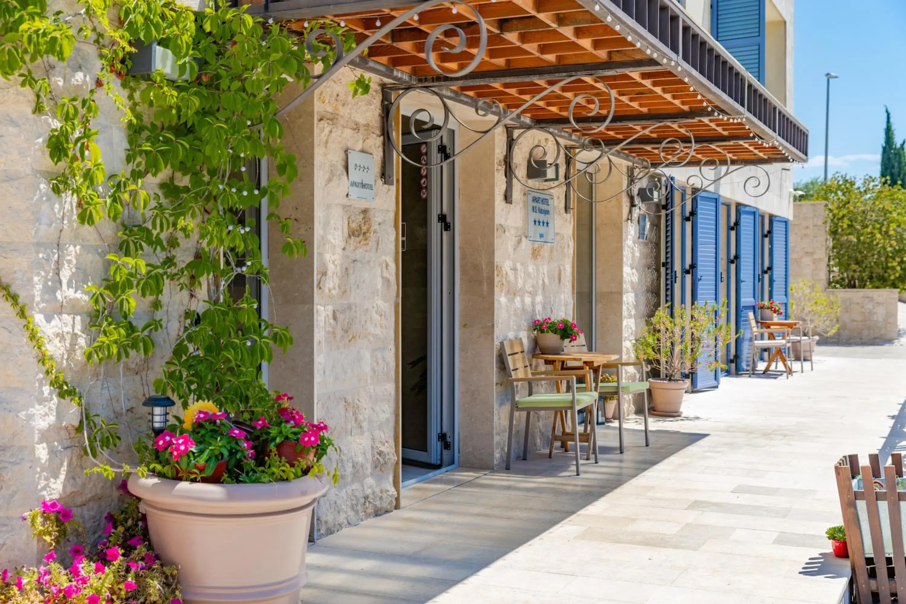 Lobby or reception in Apart hotel M S KATUNJANIN Lobby or reception in Apart hotel M S KATUNJANIN