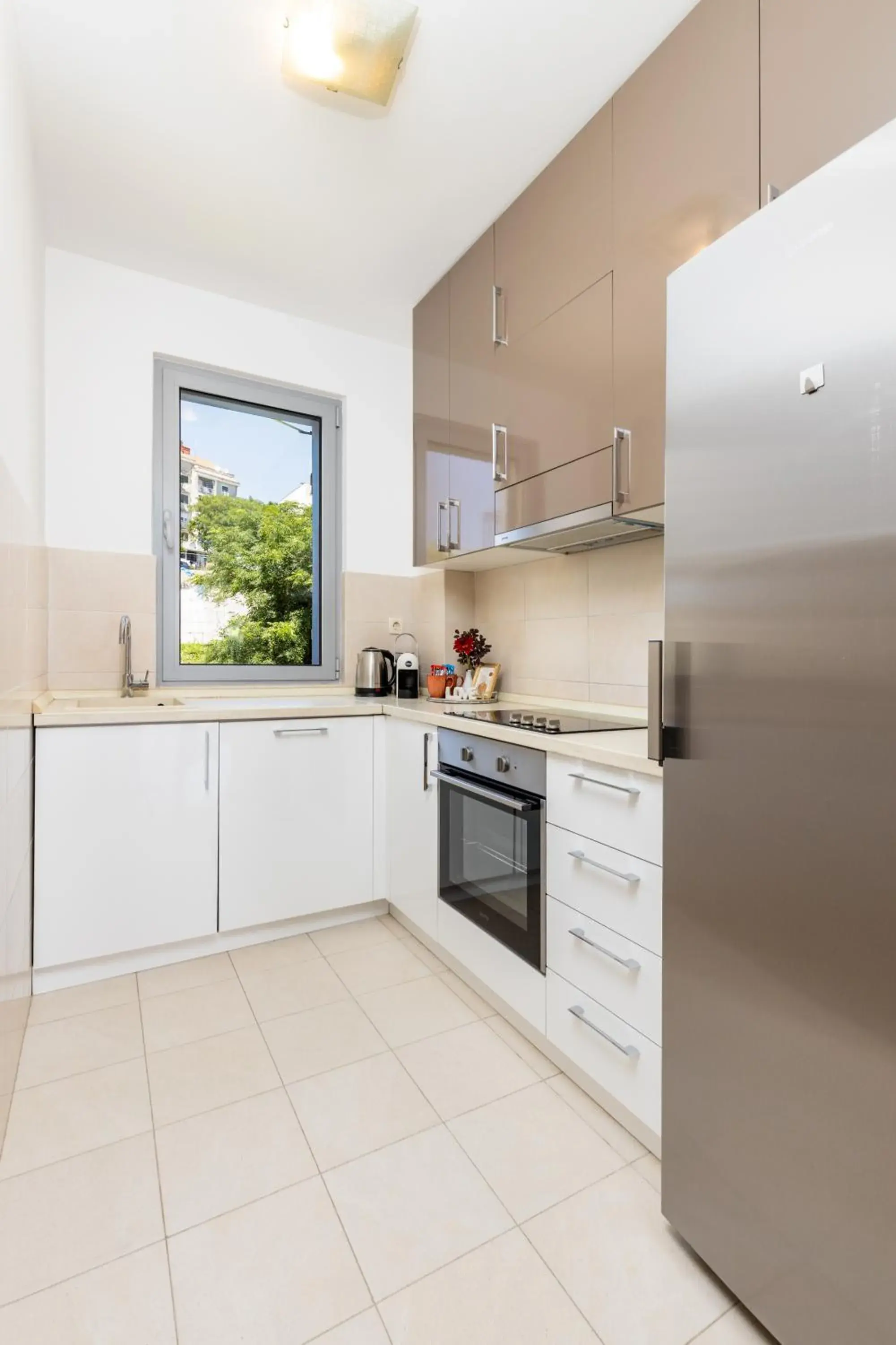 Property building in Apart hotel M S KATUNJANIN Property building in Apart hotel M S KATUNJANIN