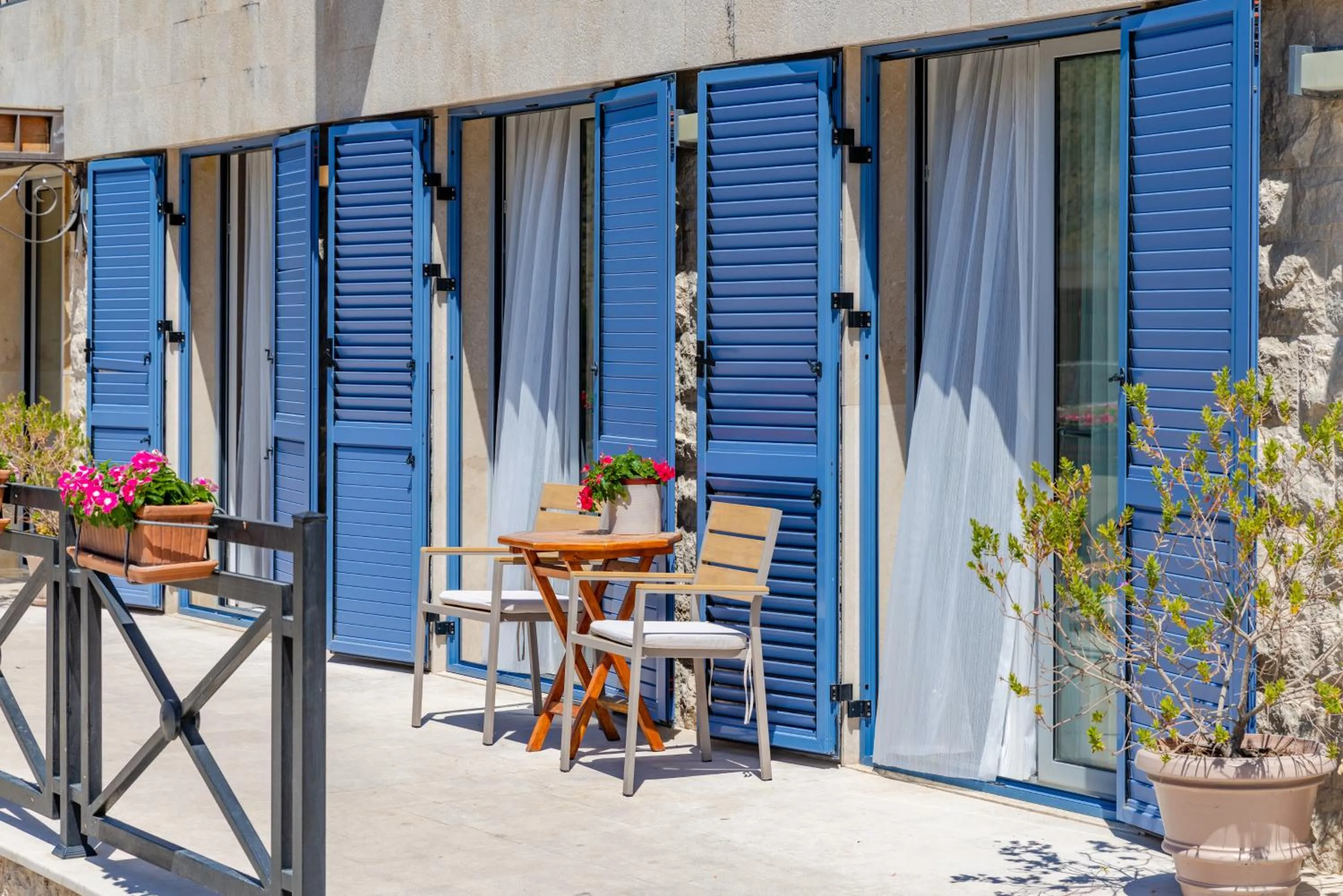 Balcony/Terrace in Apart hotel M S KATUNJANIN