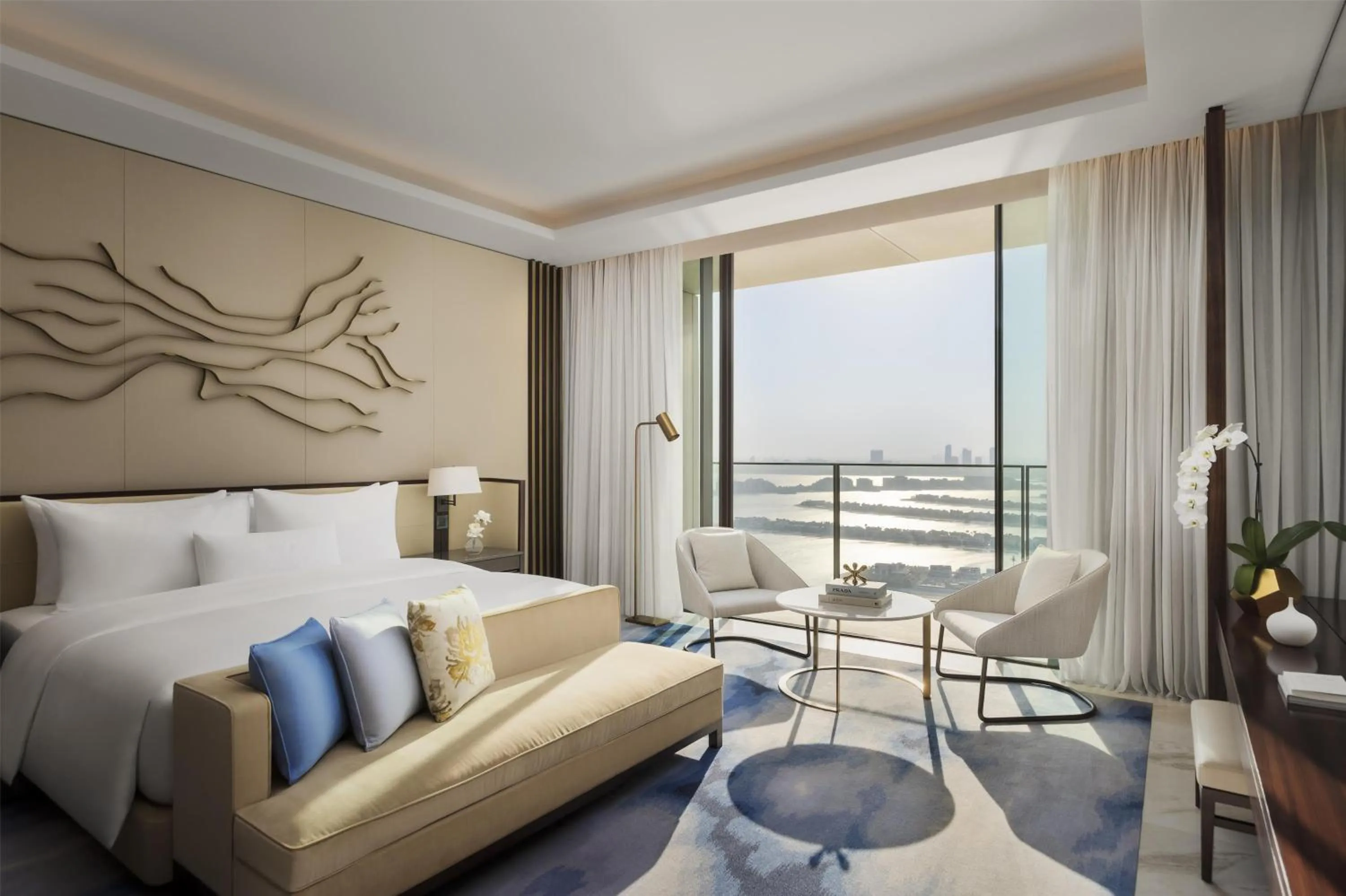 Photo of the whole room in Atlantis The Royal