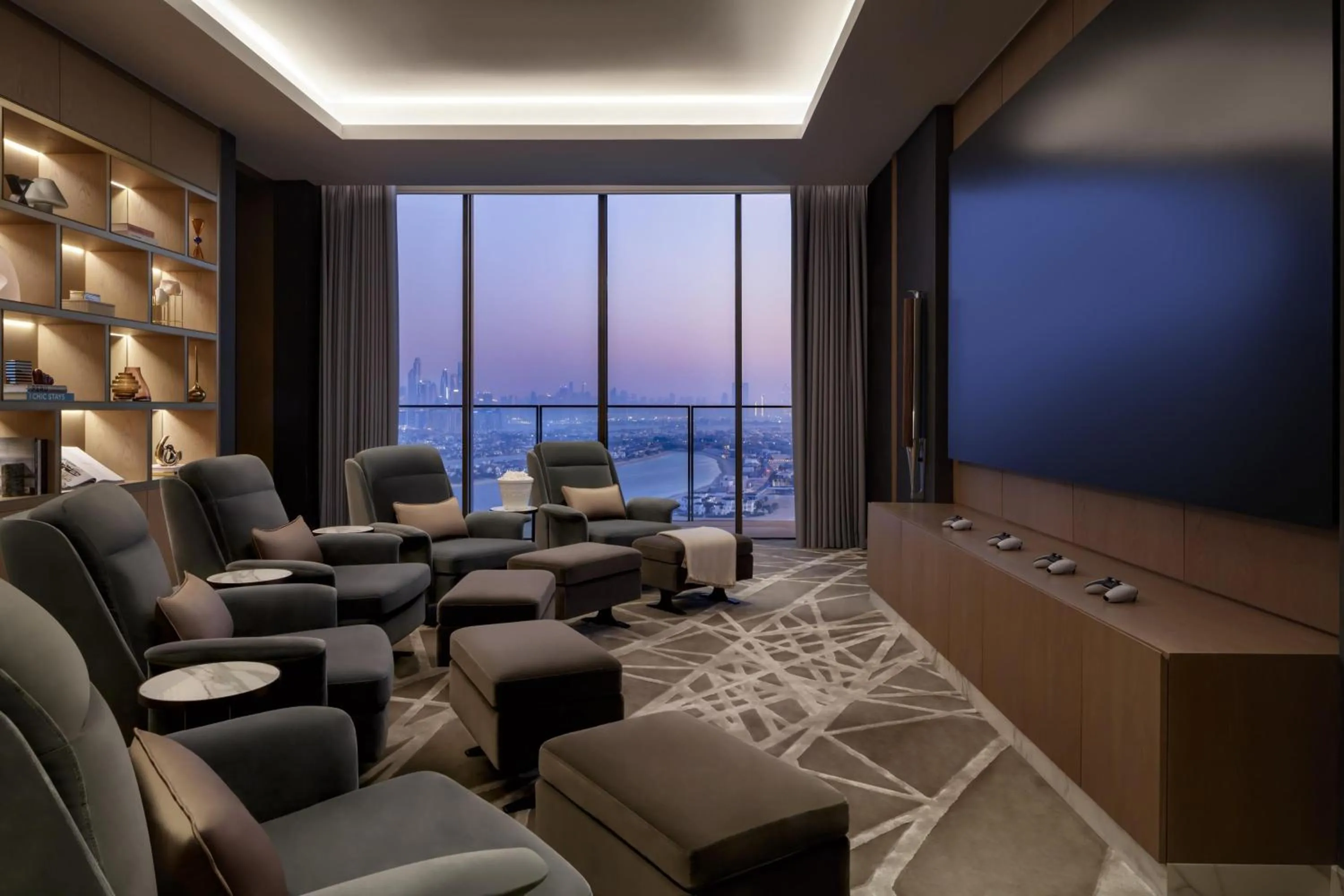 Other in Atlantis The Royal