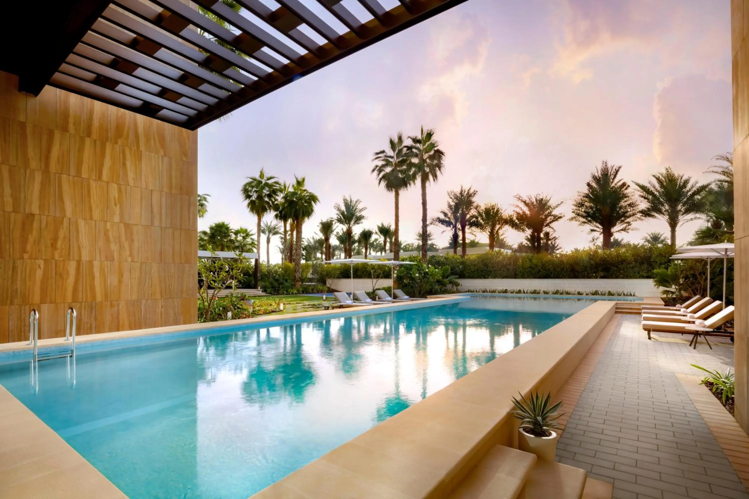 Swimming pool in Atlantis The Royal