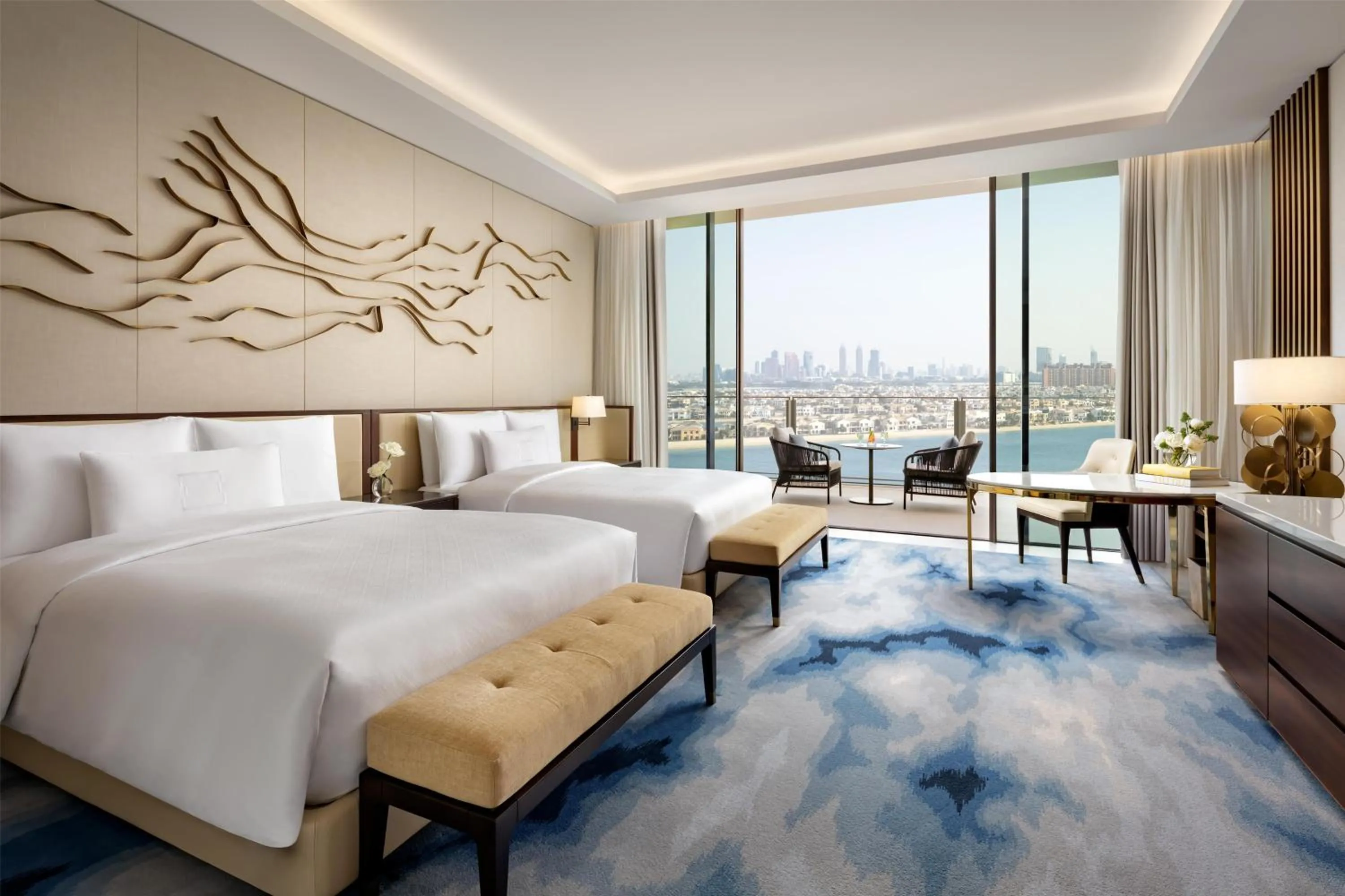 Bedroom, Bed in Atlantis The Royal