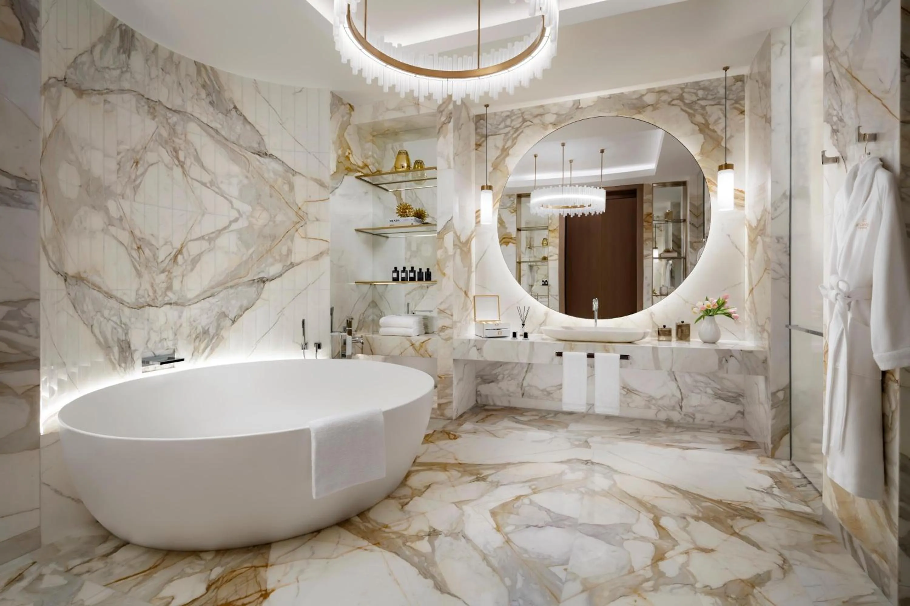 Shower in Atlantis The Royal