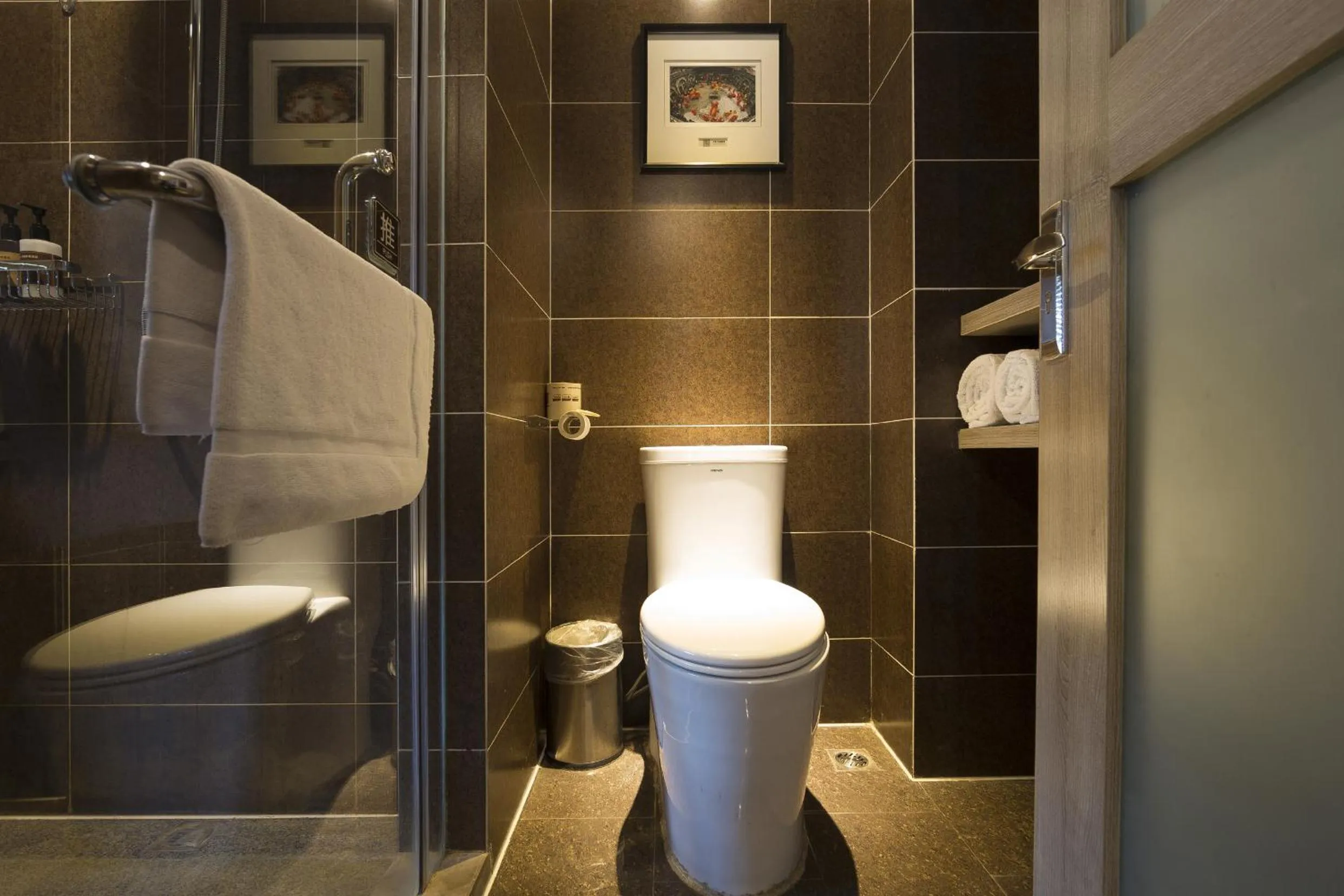 Shower in Atour Hotel (Taiyuan Zonggai Shifanqu)