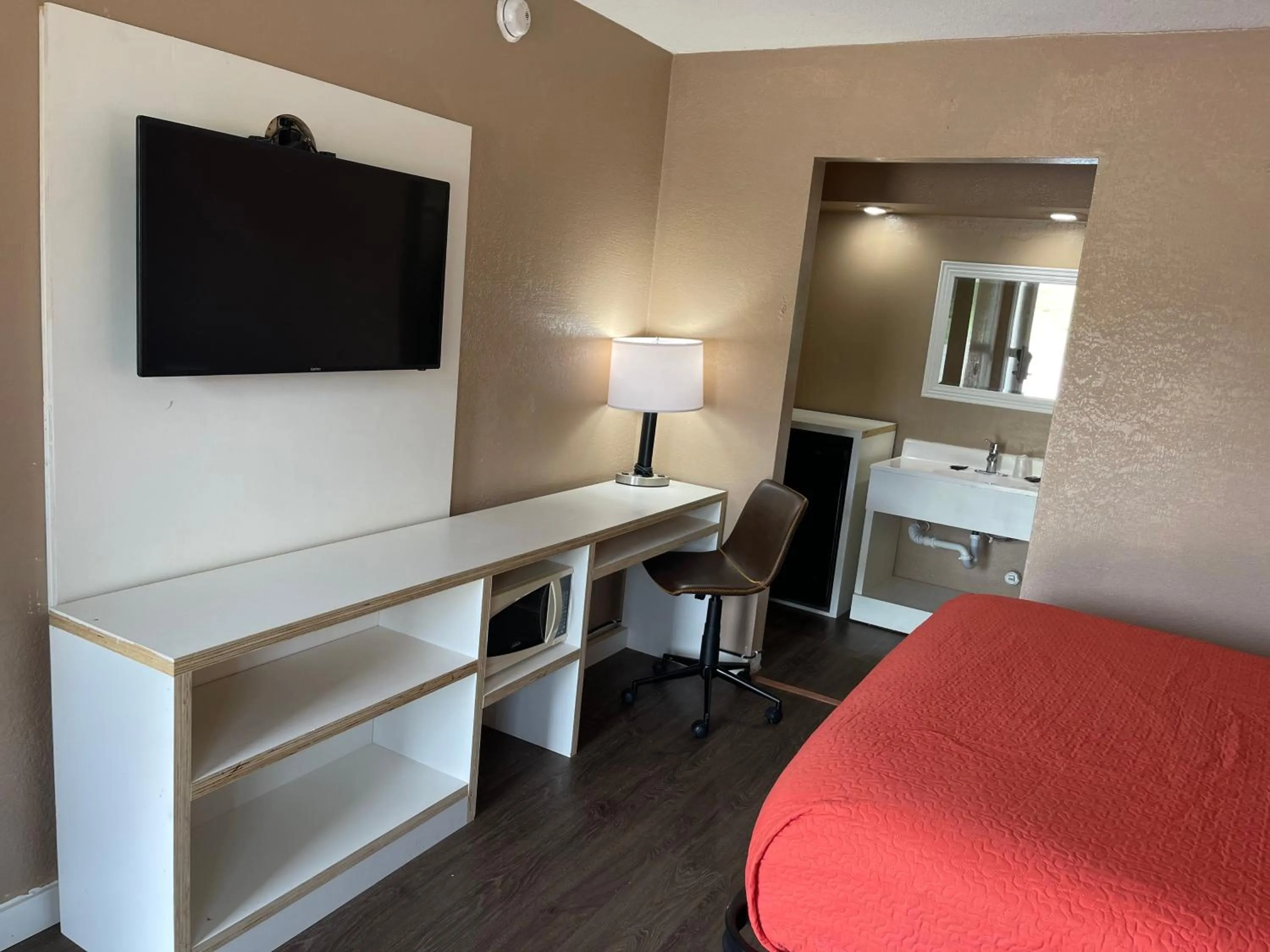 Bed in Hotel Eastin Atchison