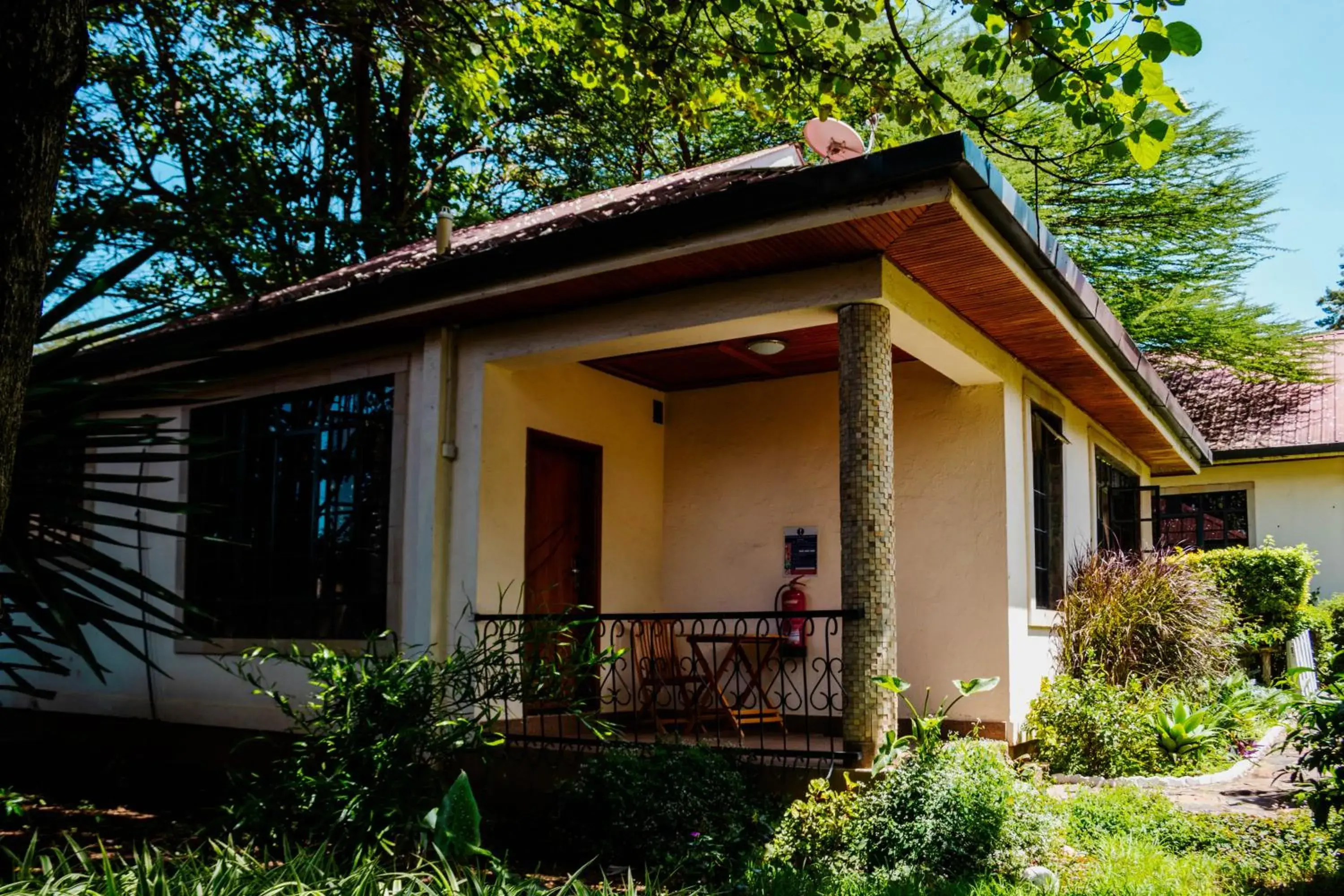 Property building in Falcon Heights Hotel Property building in Falcon Heights Hotel