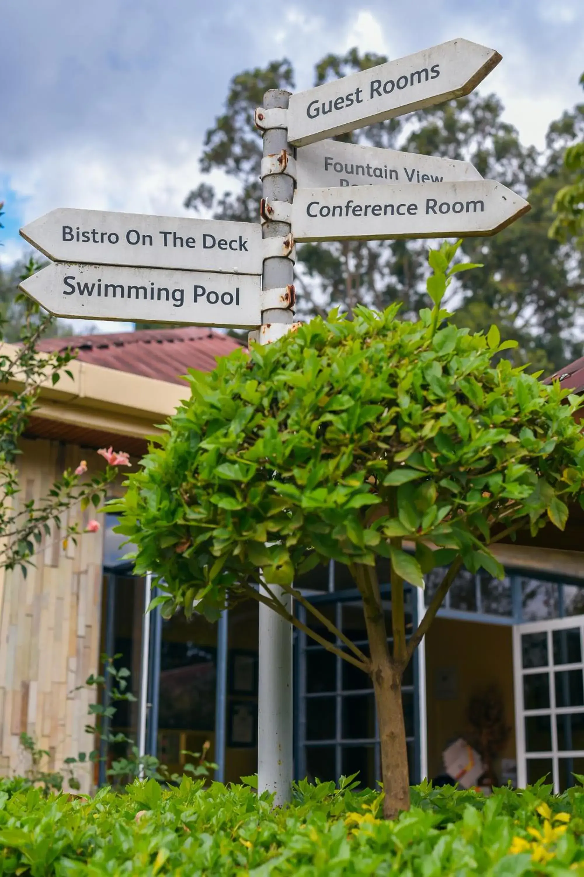 Property building in Falcon Heights Hotel Property building in Falcon Heights Hotel