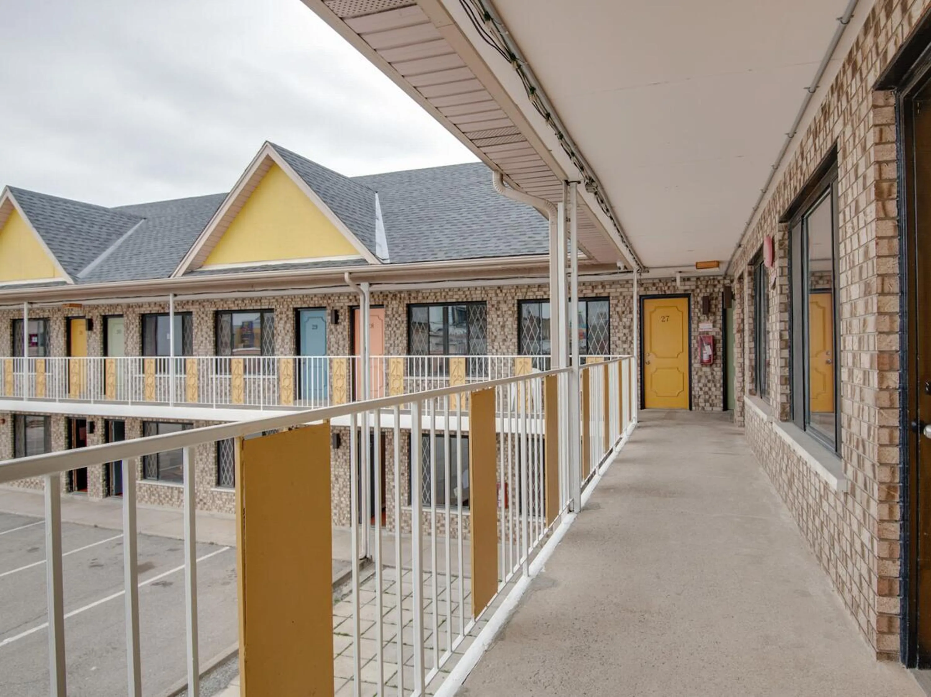 Balcony/Terrace in Falls Inn Near Casino Niagara By OYO