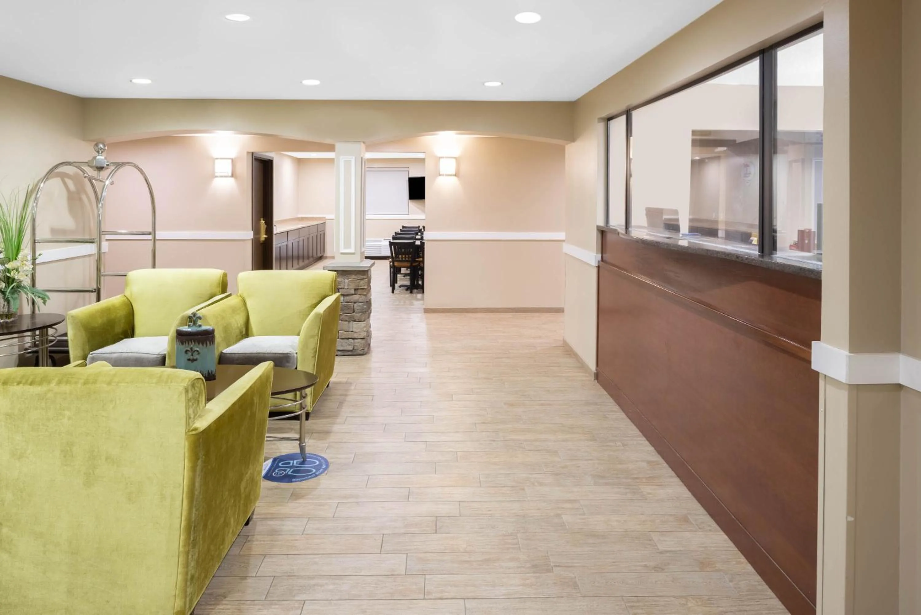 Lobby or reception in FairBridge Inn Express Nyack