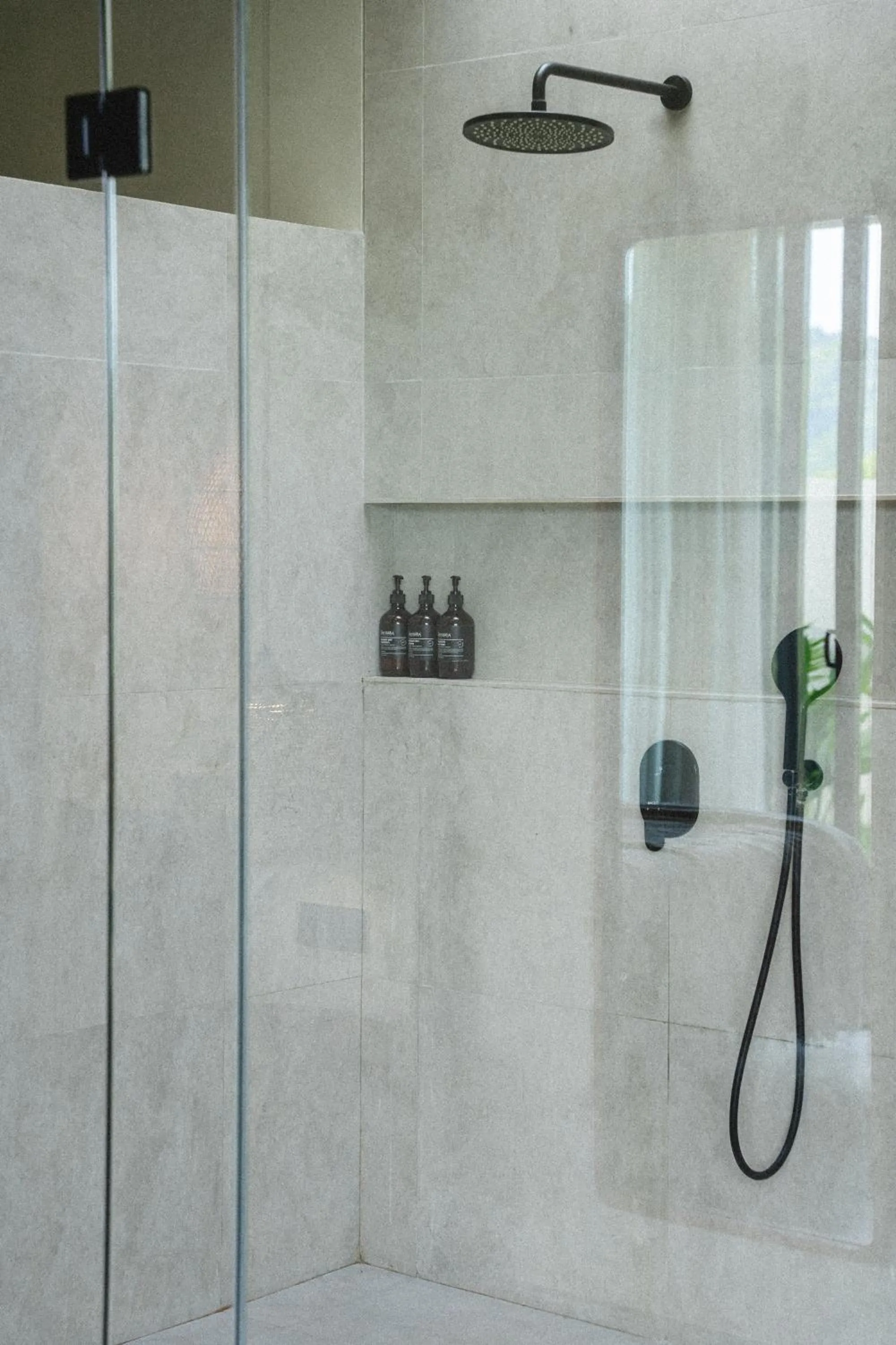 Shower in Suku Lifestyle Hotel & Villas