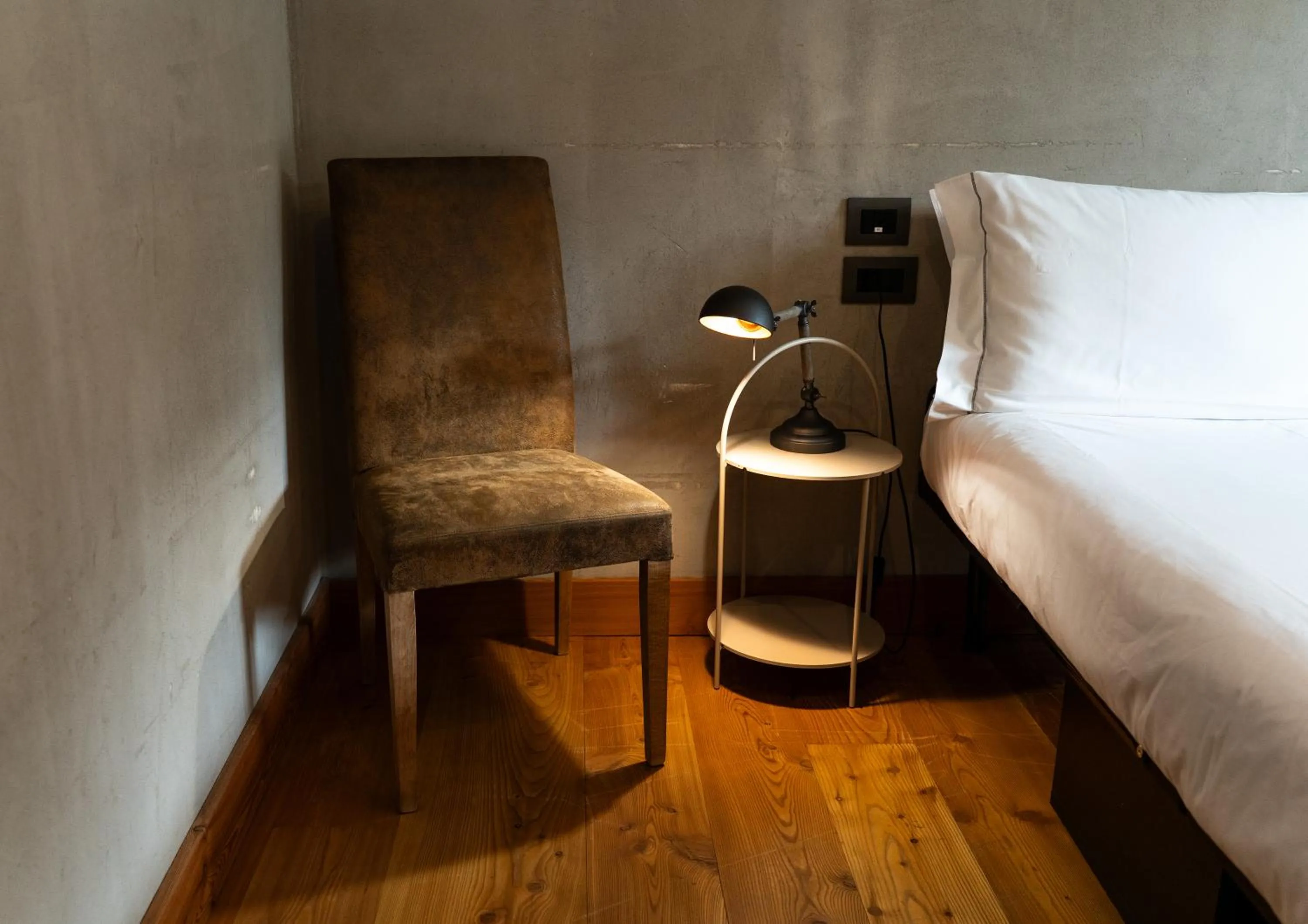 Bedroom, Bed in Au Charmant Petit Lac - Ecohotel Parc & Spa