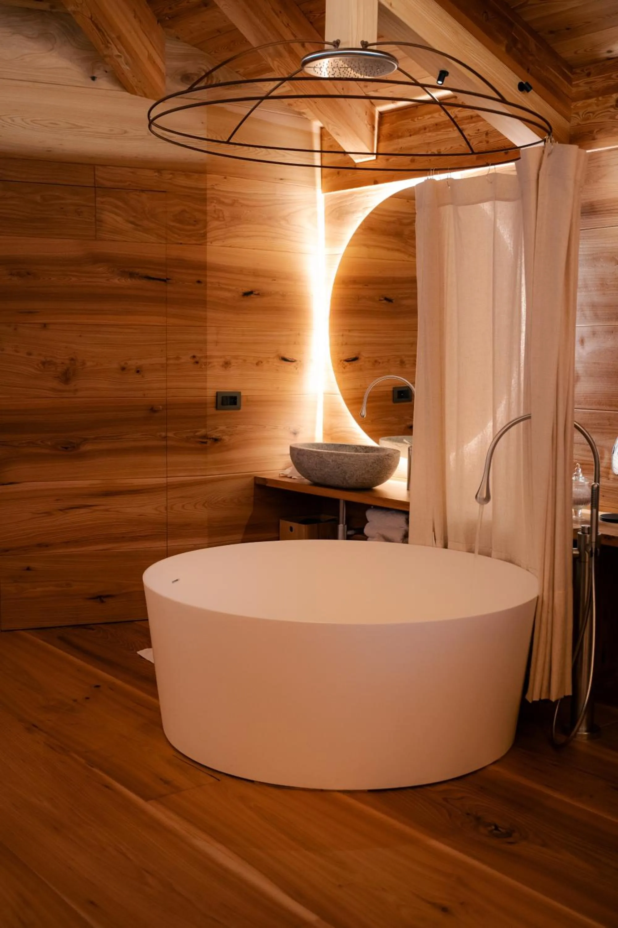 Open Air Bath in Au Charmant Petit Lac - Ecohotel Parc & Spa