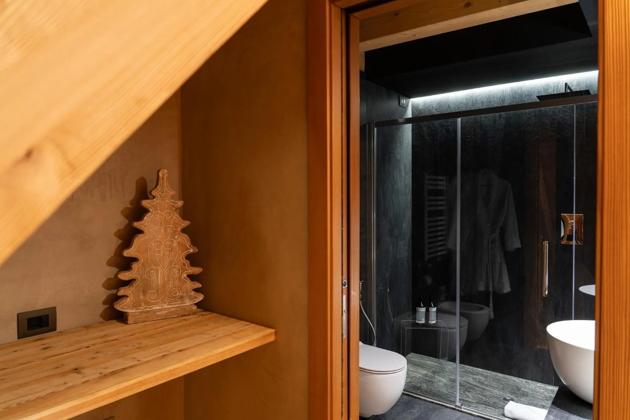 Bathroom in Au Charmant Petit Lac - Ecohotel Parc & Spa