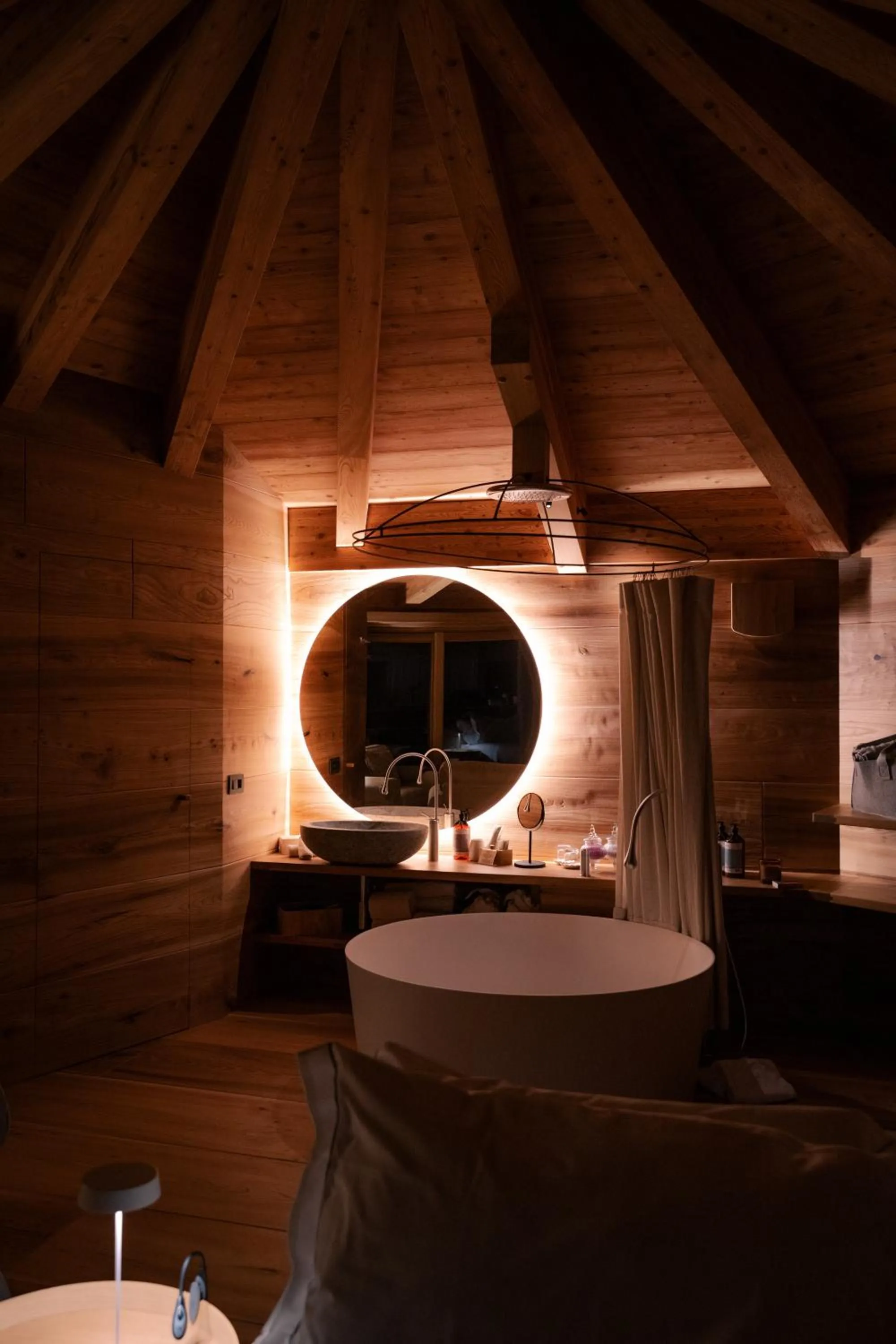 Bathroom in Au Charmant Petit Lac - Ecohotel Parc & Spa