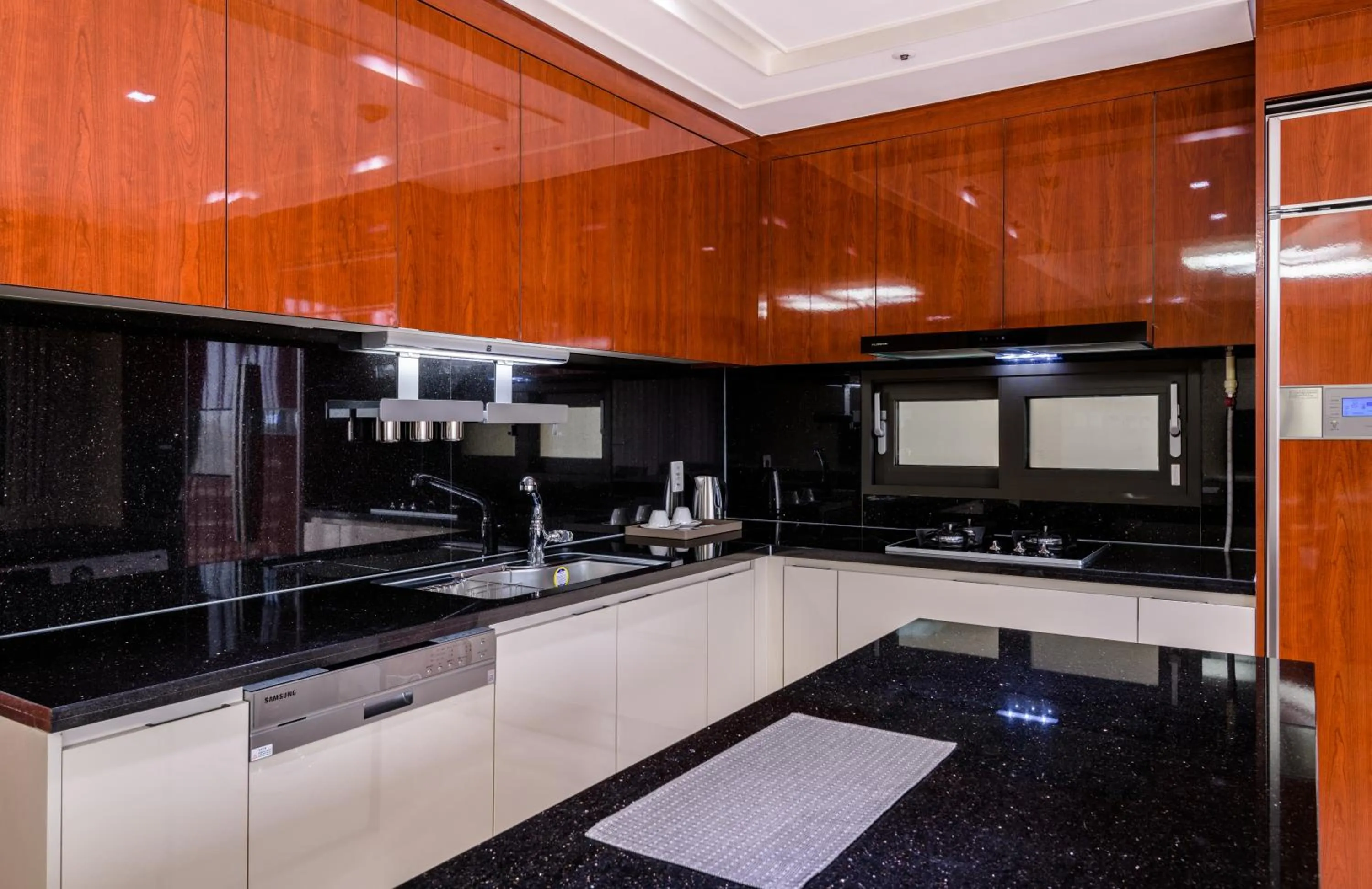 Kitchen or kitchenette in Seaside Arden