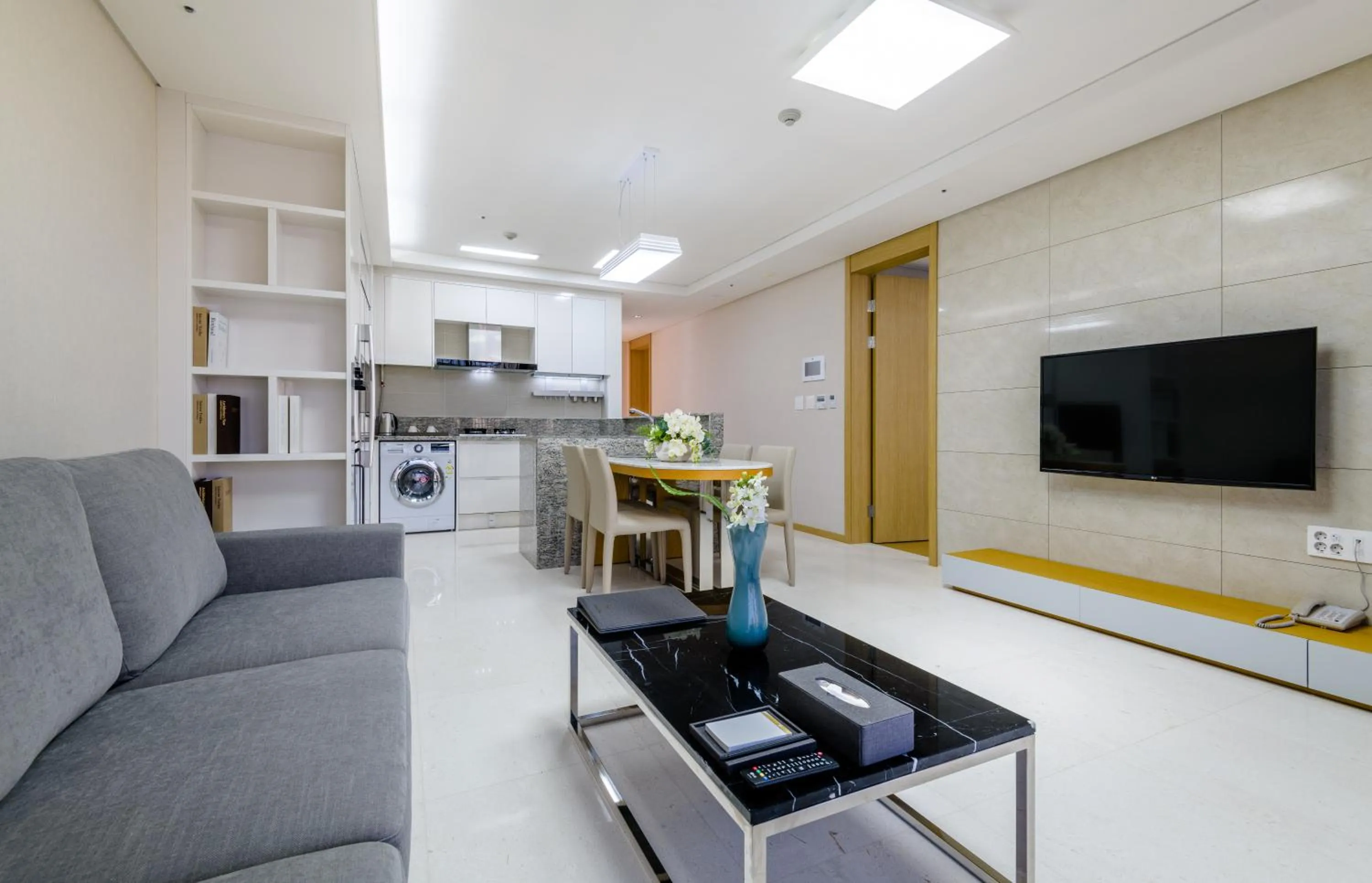 Communal lounge/ TV room in Seaside Arden