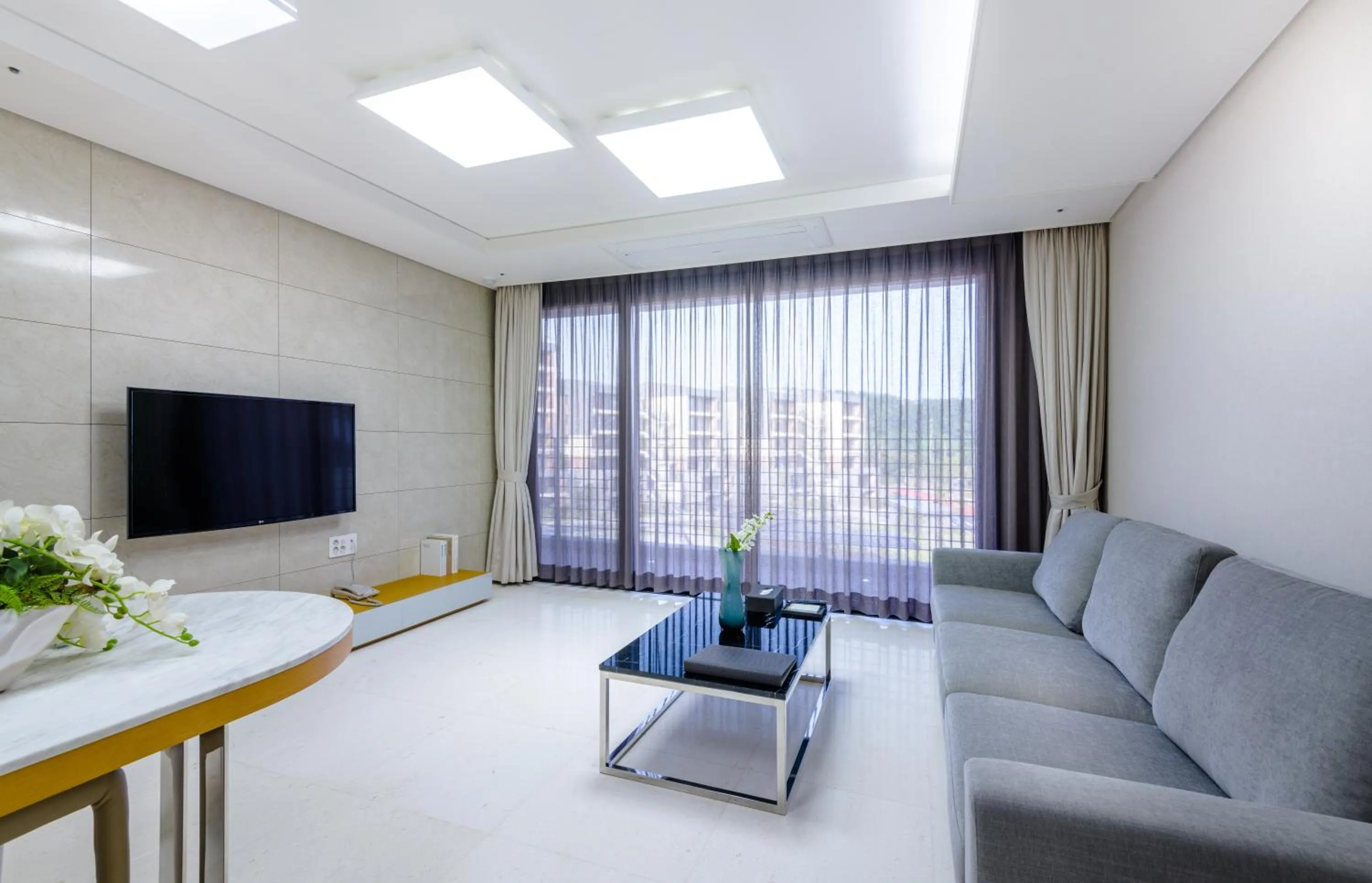 TV and multimedia in Seaside Arden