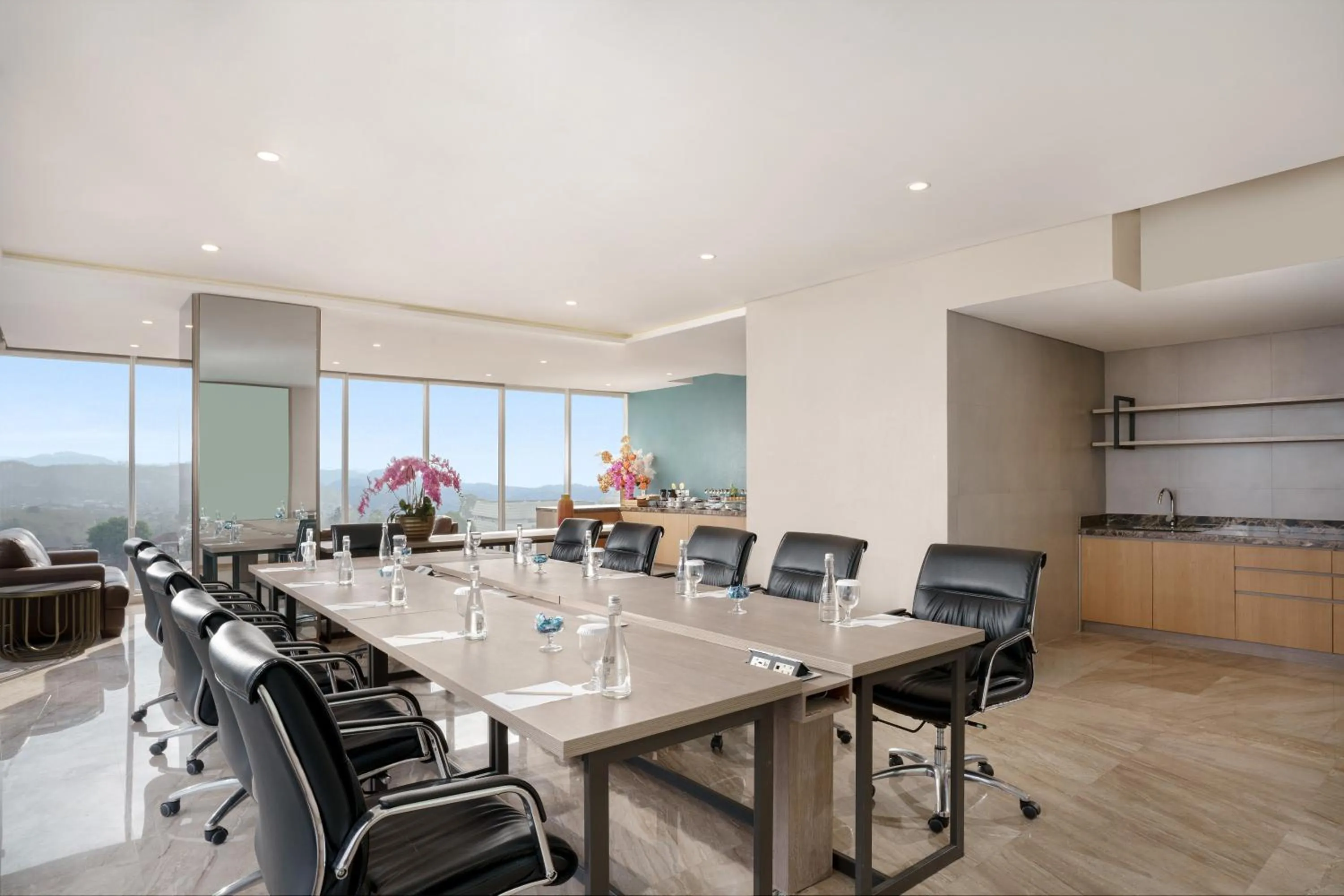 Meeting/conference room in Golden Tulip Springhill Lampung