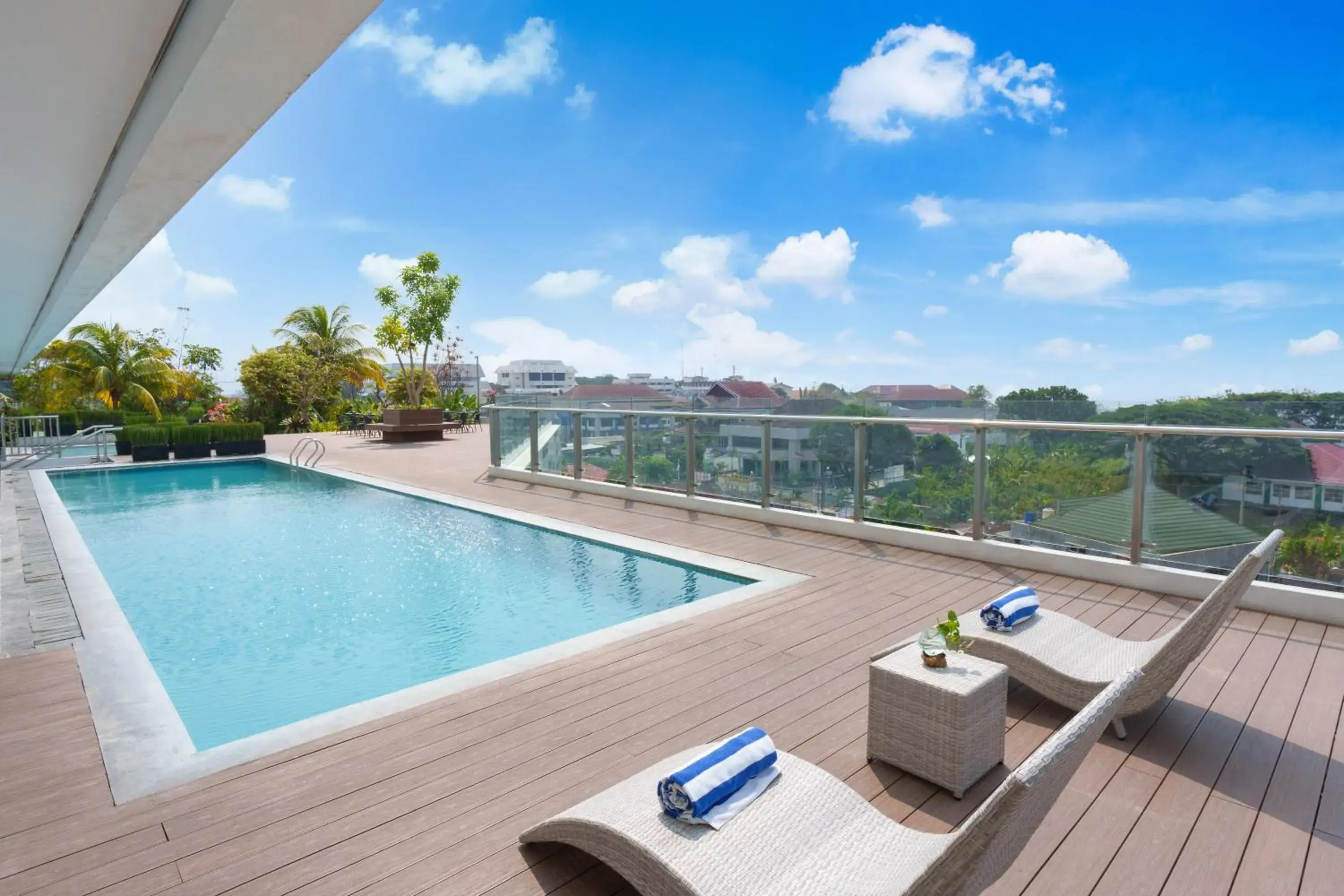 Swimming pool in Golden Tulip Springhill Lampung Swimming pool in Golden Tulip Springhill Lampung