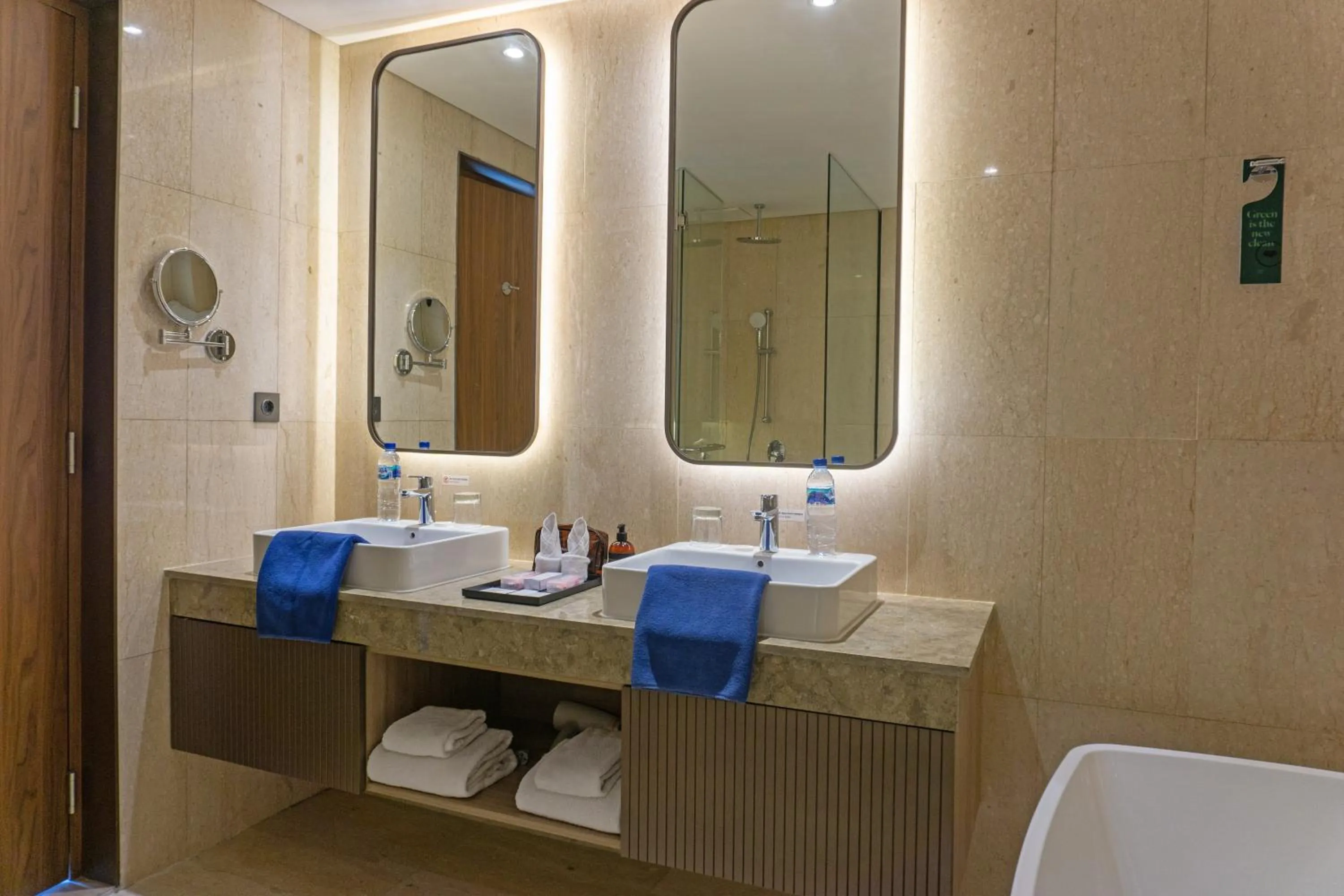 Bathroom in Golden Tulip Springhill Lampung