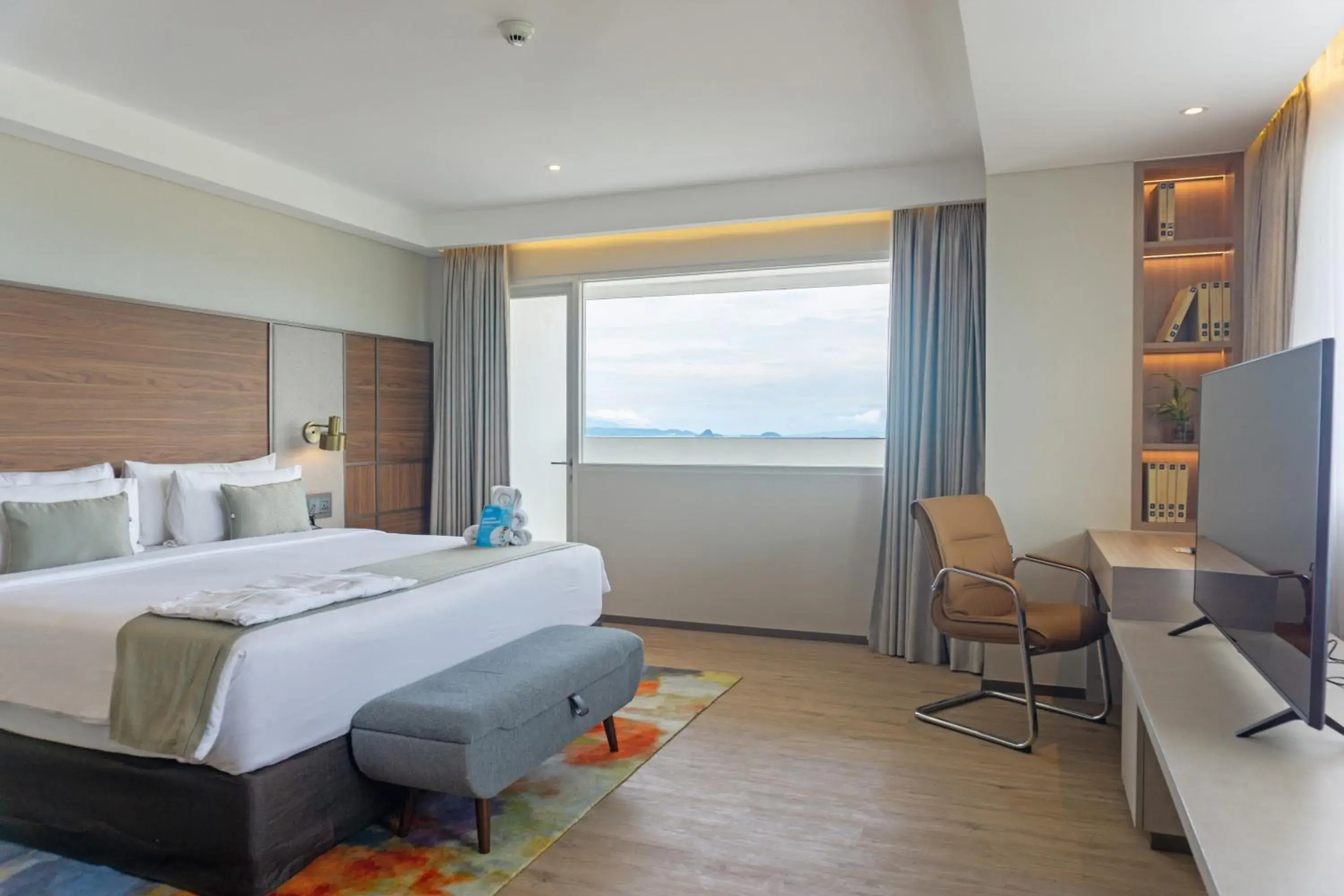 Bathroom, Bed in Golden Tulip Springhill Lampung Bathroom, Bed in Golden Tulip Springhill Lampung