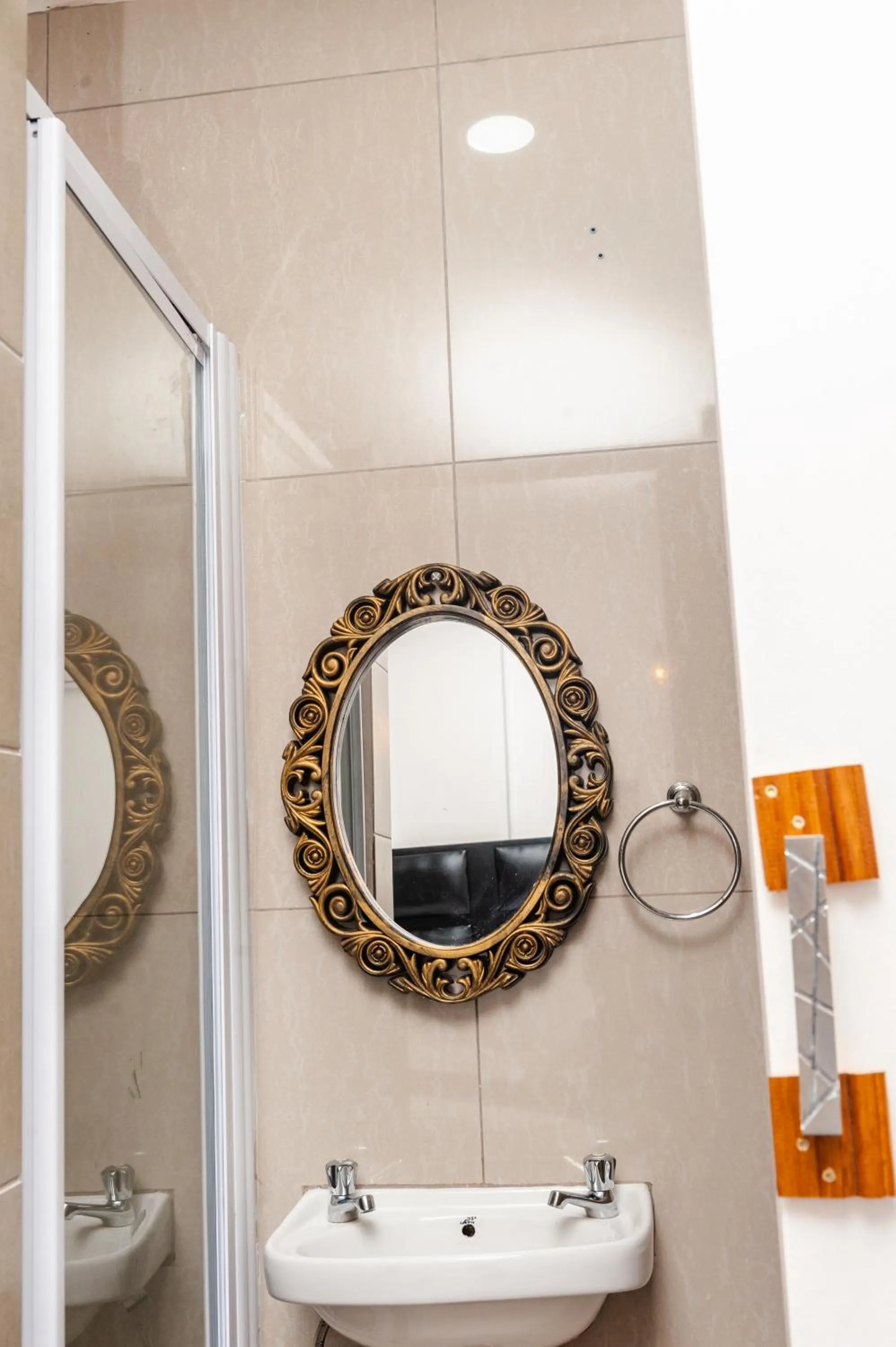 Bathroom in Nkosazana Guest House