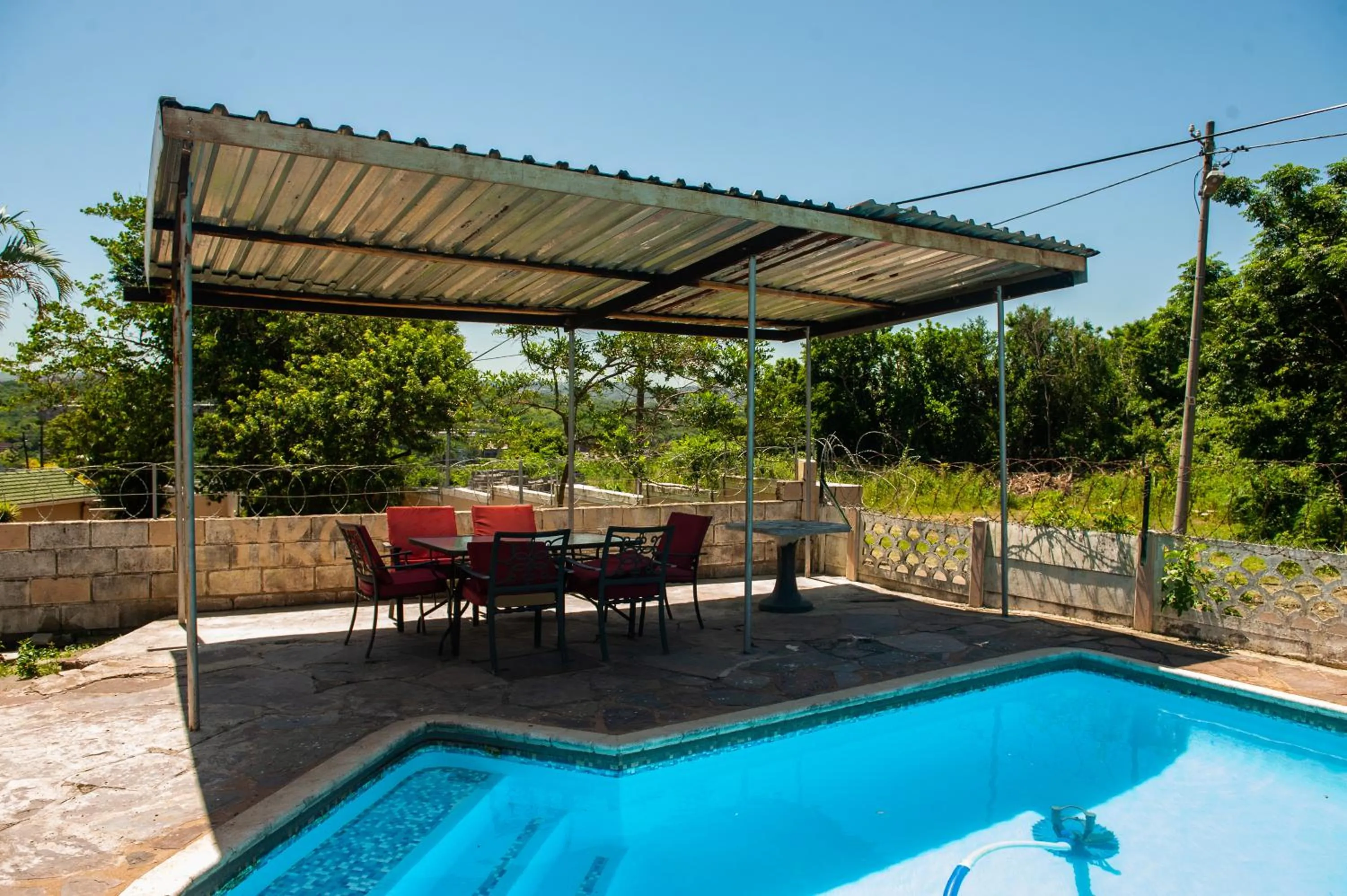 Swimming pool in Nkosazana Guest House