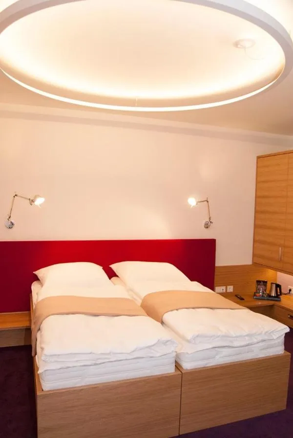 Photo of the whole room, Bed in TraumHaus im Elsterpark