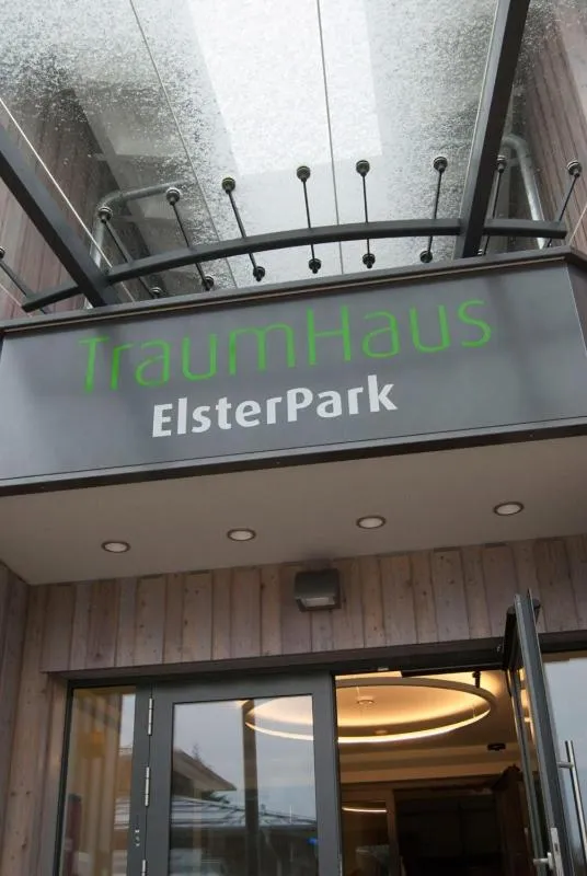 Facade/entrance in TraumHaus im Elsterpark