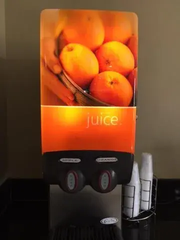 Breakfast in Rodeway Inn & Suites Breakfast in Rodeway Inn & Suites