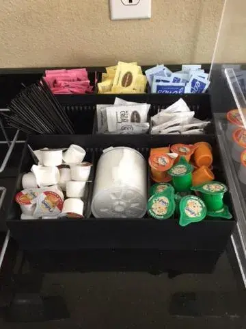 Breakfast in Rodeway Inn & Suites Breakfast in Rodeway Inn & Suites