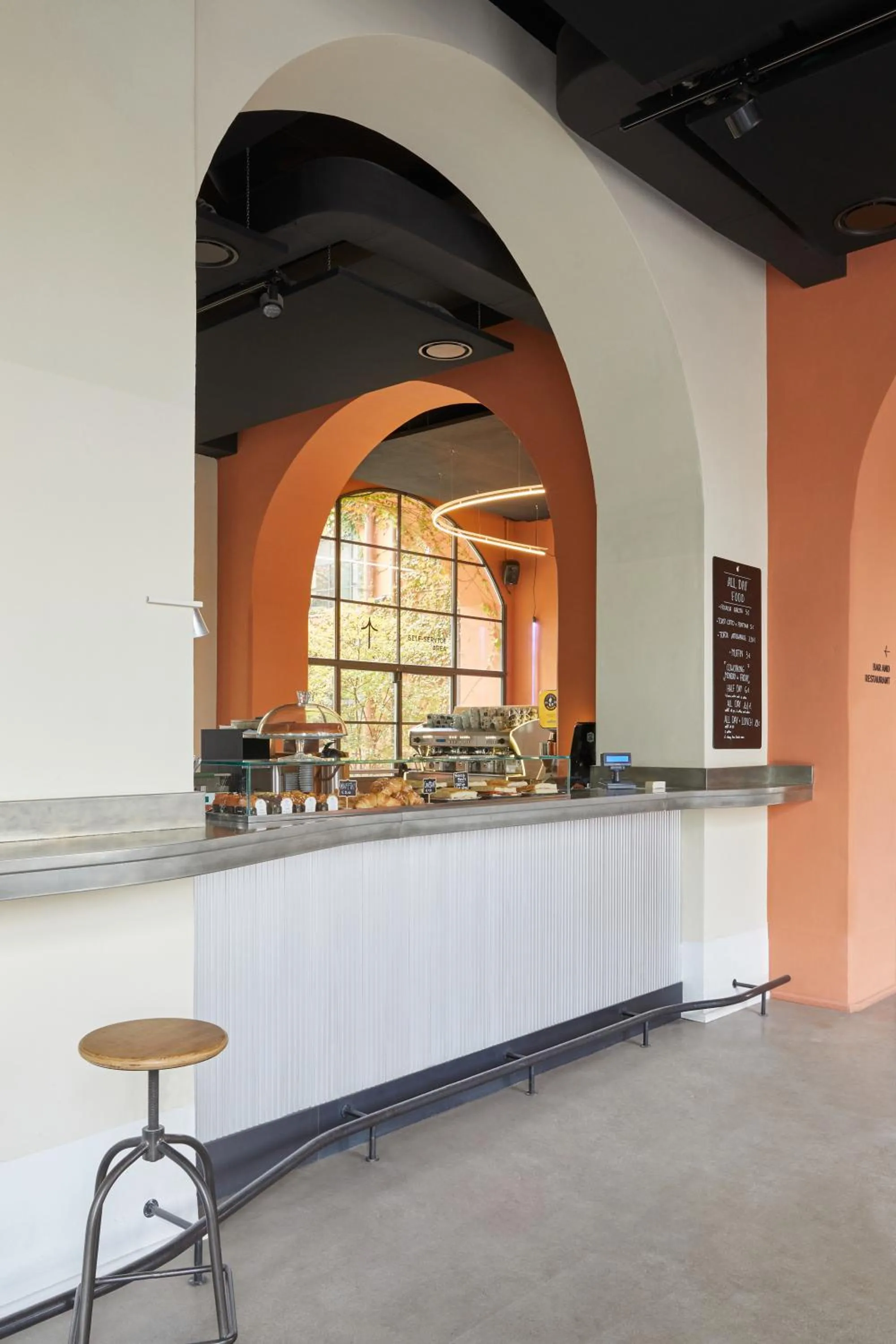 Lounge or bar in Combo Milano