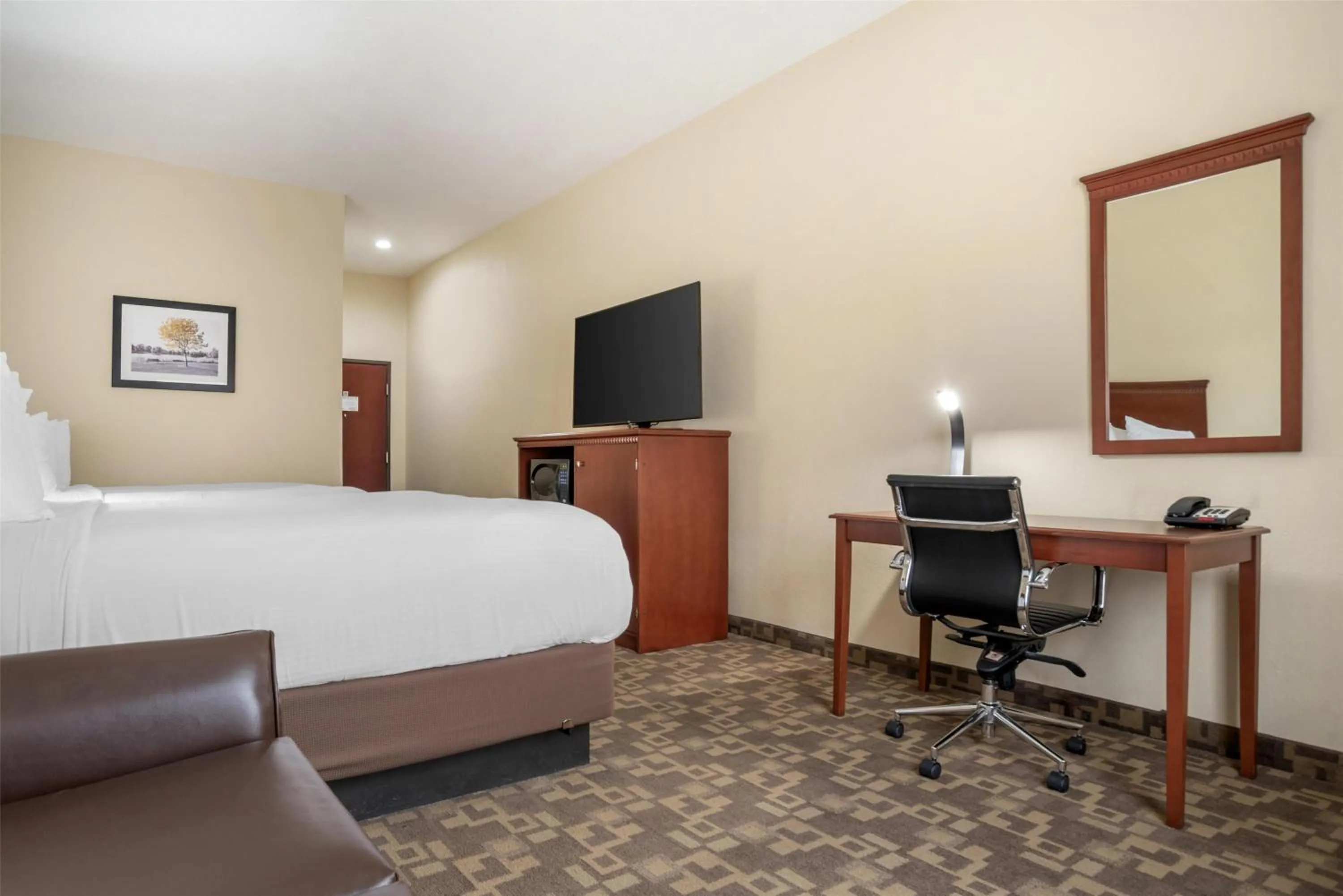 Bedroom, Bed in Best Western Opp Inn