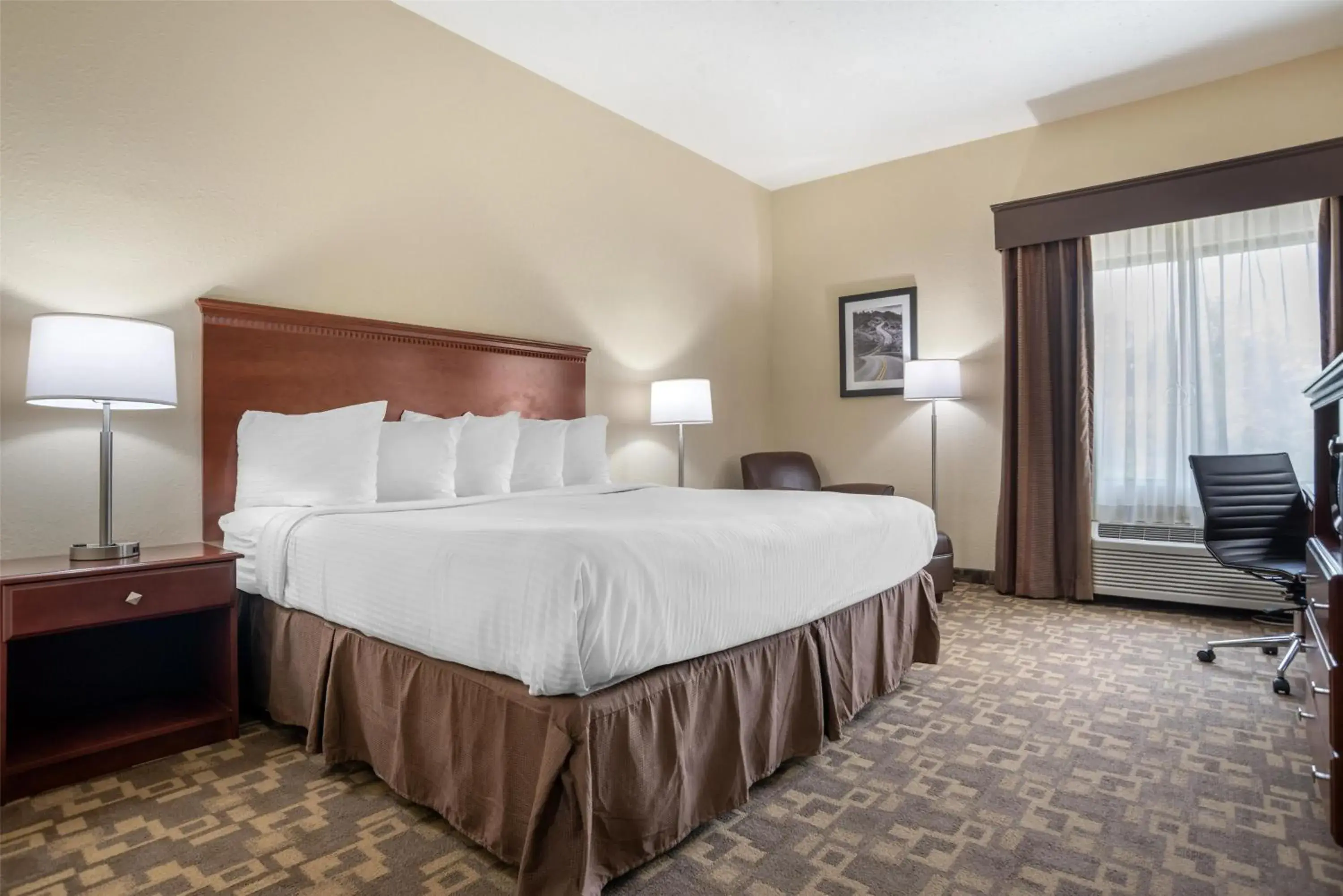 Bedroom, Bed in Best Western Opp Inn Bedroom, Bed in Best Western Opp Inn