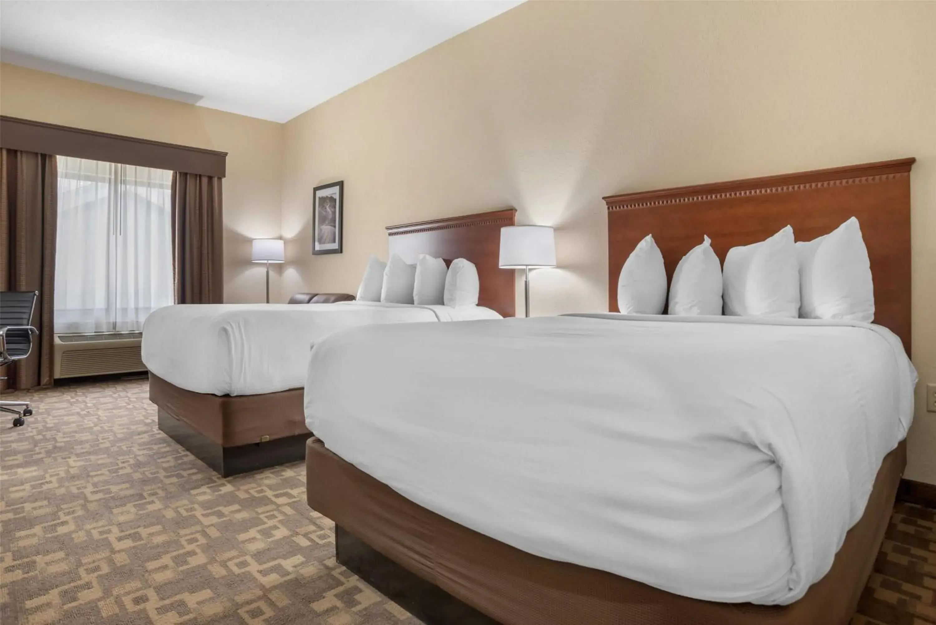 Queen Room with Two Queen Beds and Sofa Bed in Best Western Opp Inn Queen Room with Two Queen Beds and Sofa Bed in Best Western Opp Inn